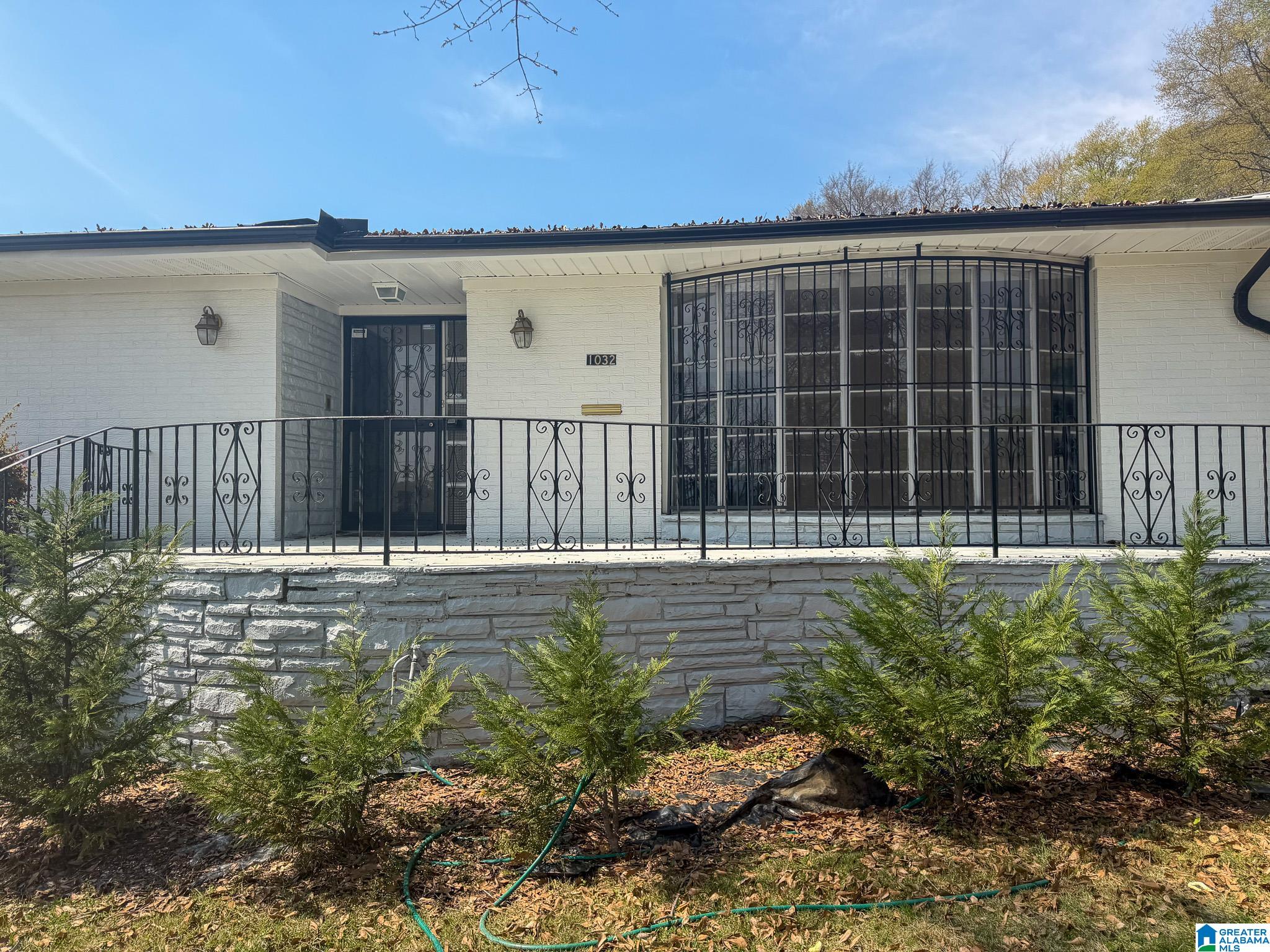 1032 CENTER STREET N