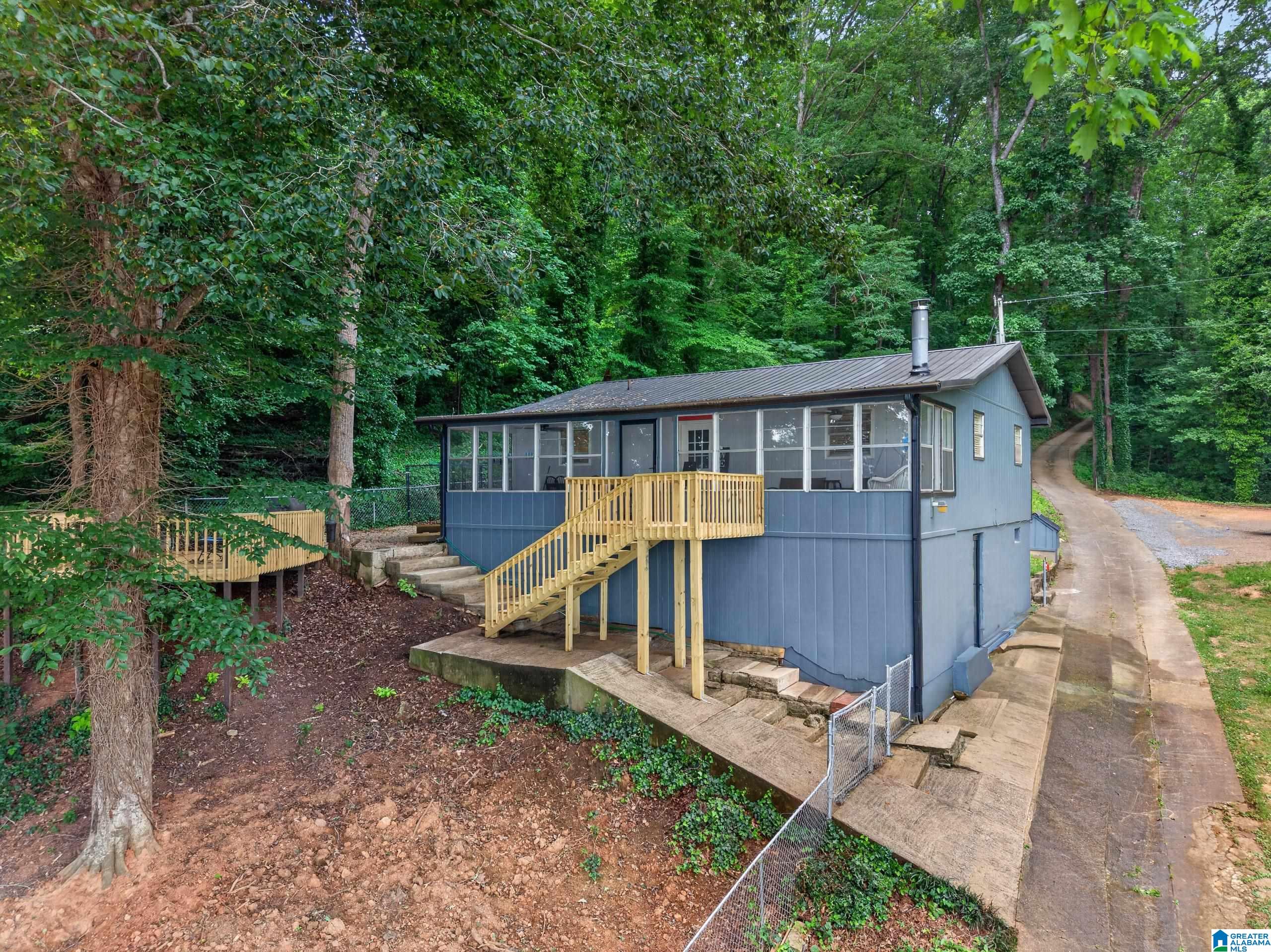 1685 SHELTON SHORES DRIVE
