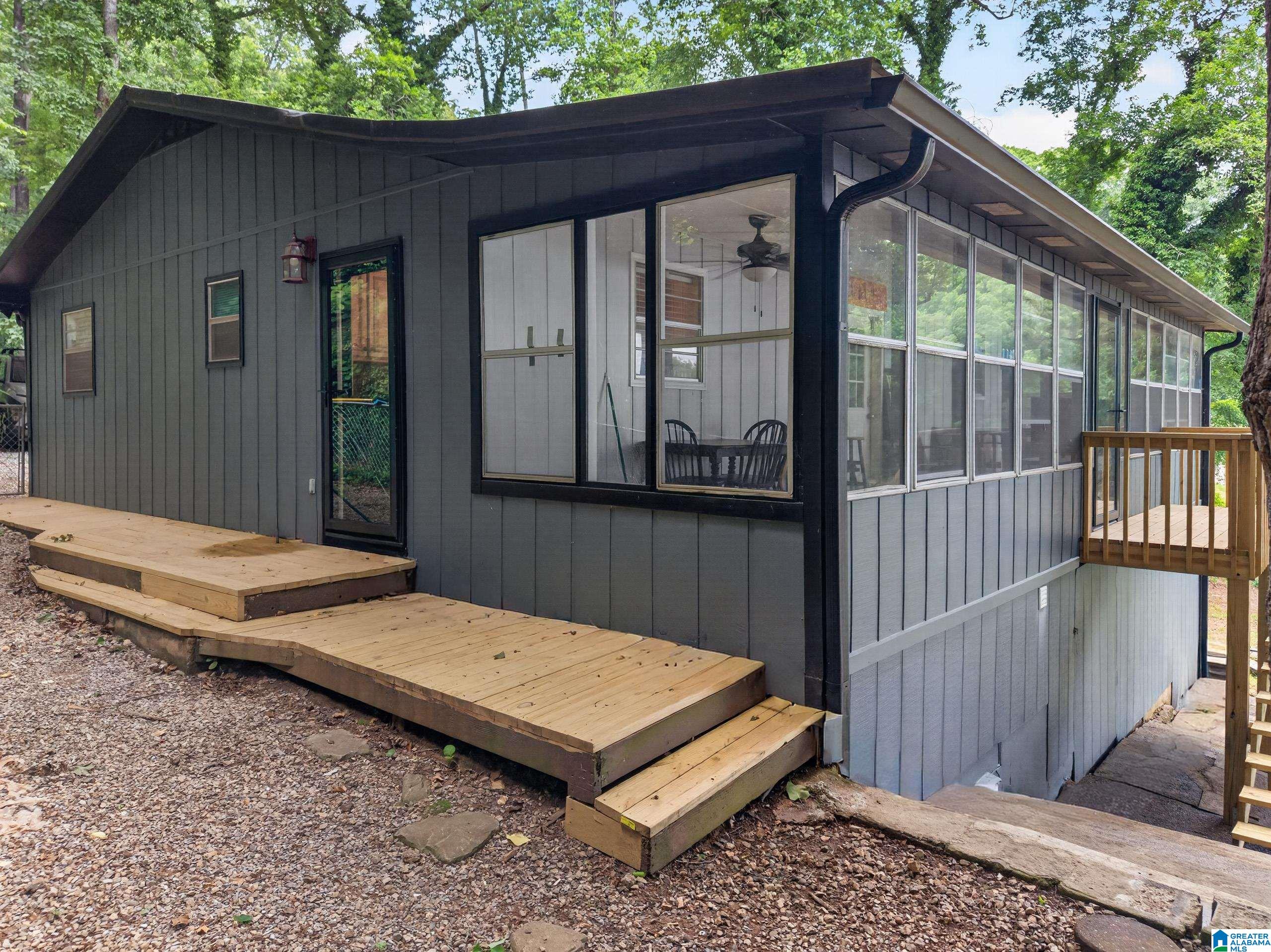 1685 SHELTON SHORES DRIVE