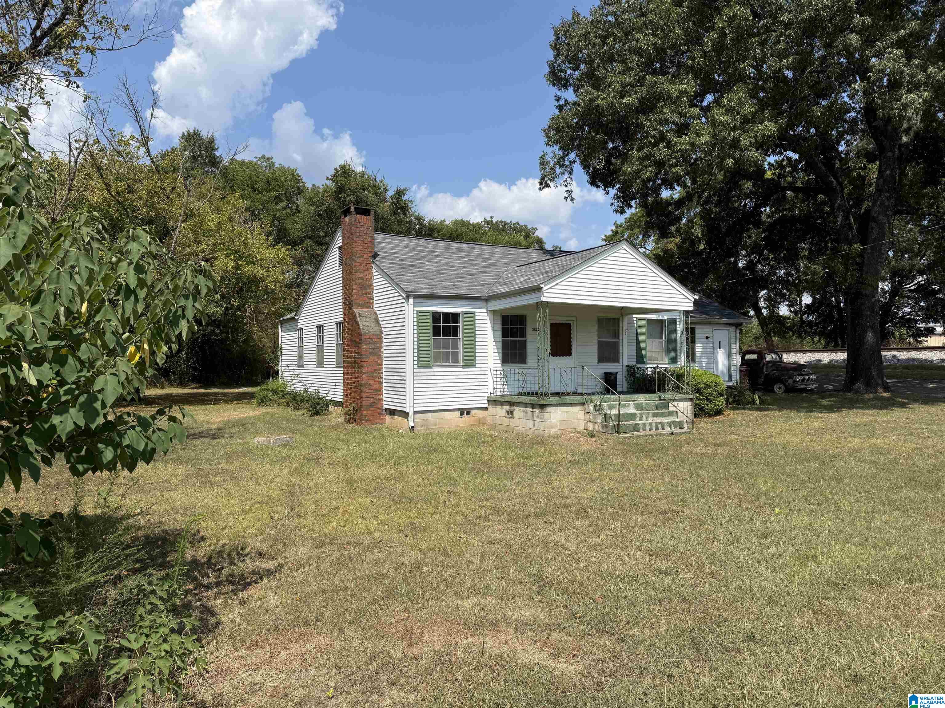 3280 HIGHWAY 52 W