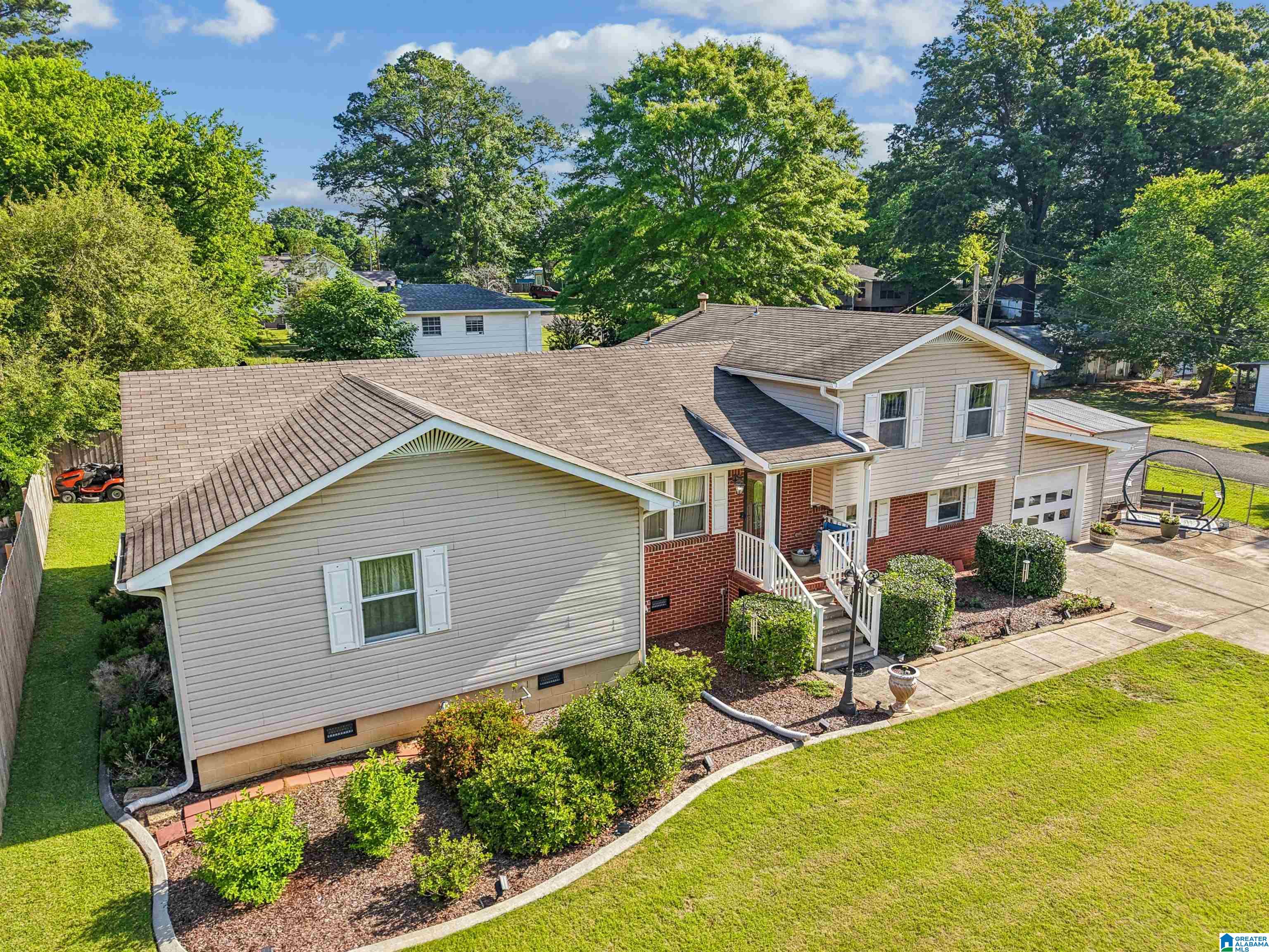 410 WILLOW DRIVE