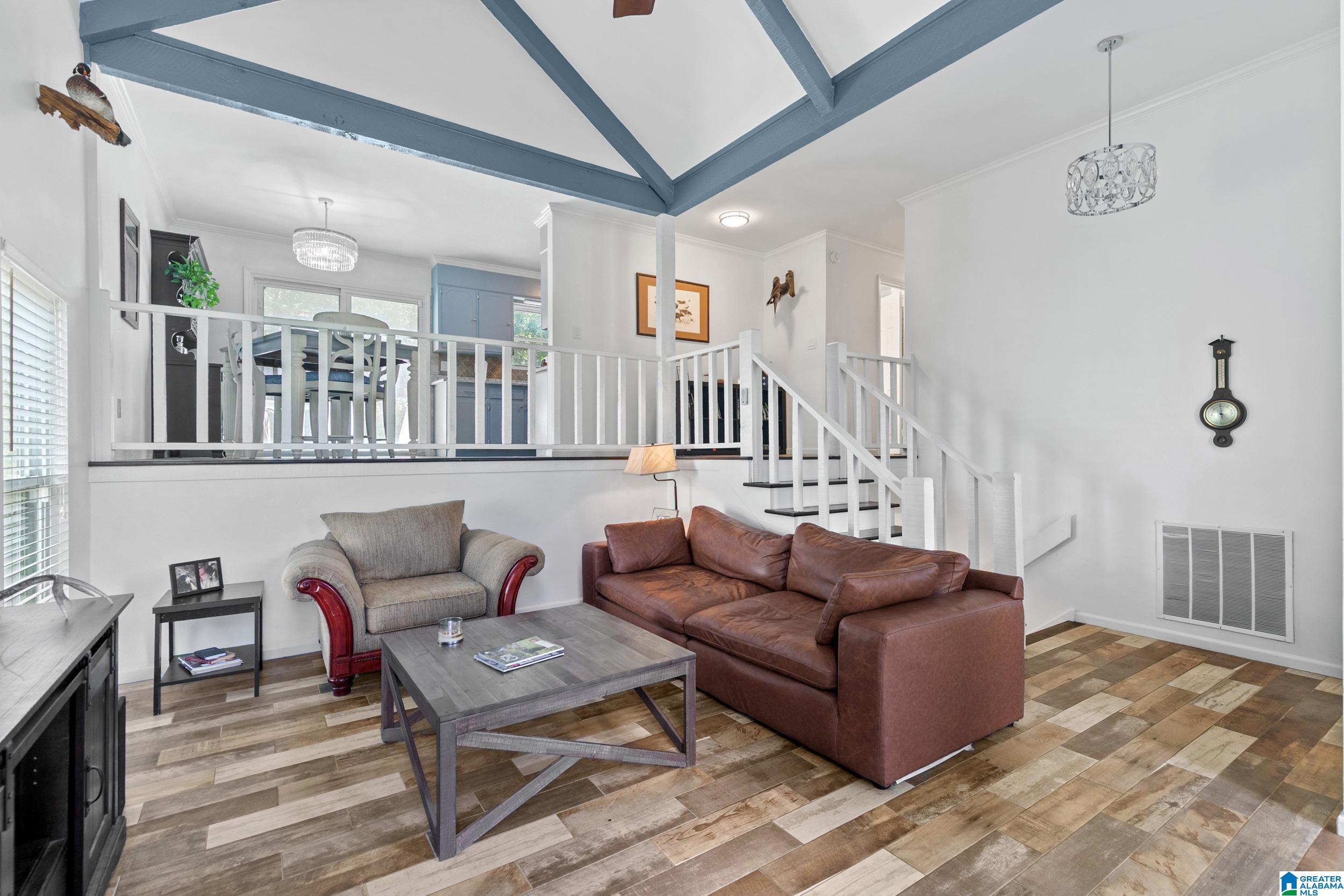 2014 1ST AVENUE W