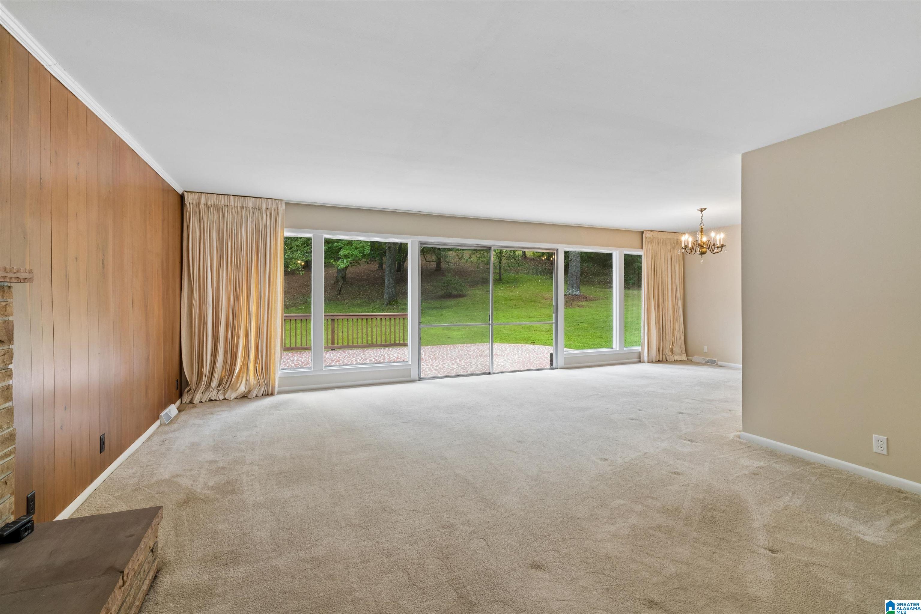 923 PINEHAVEN DRIVE