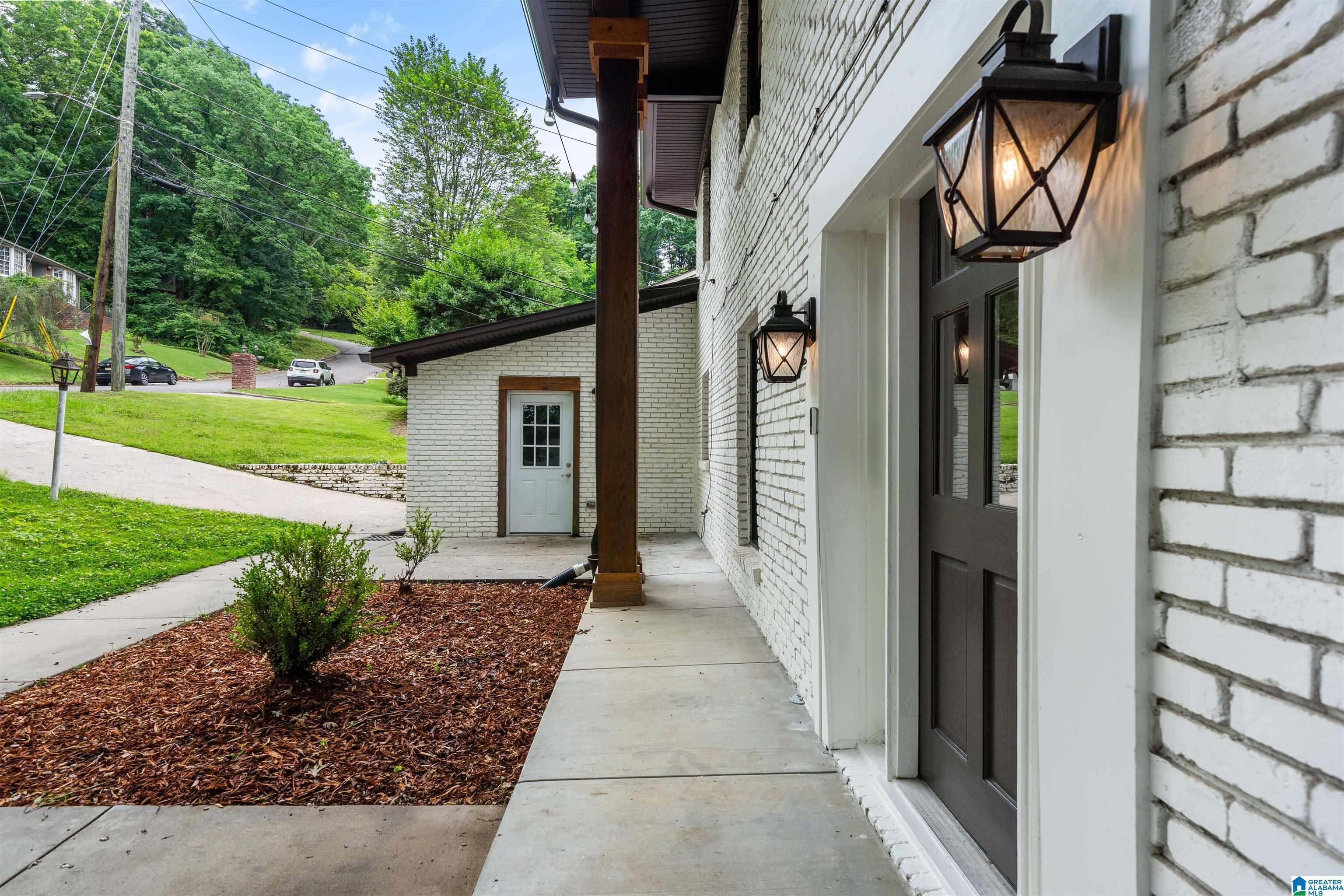 1408 OVERWOOD ROAD