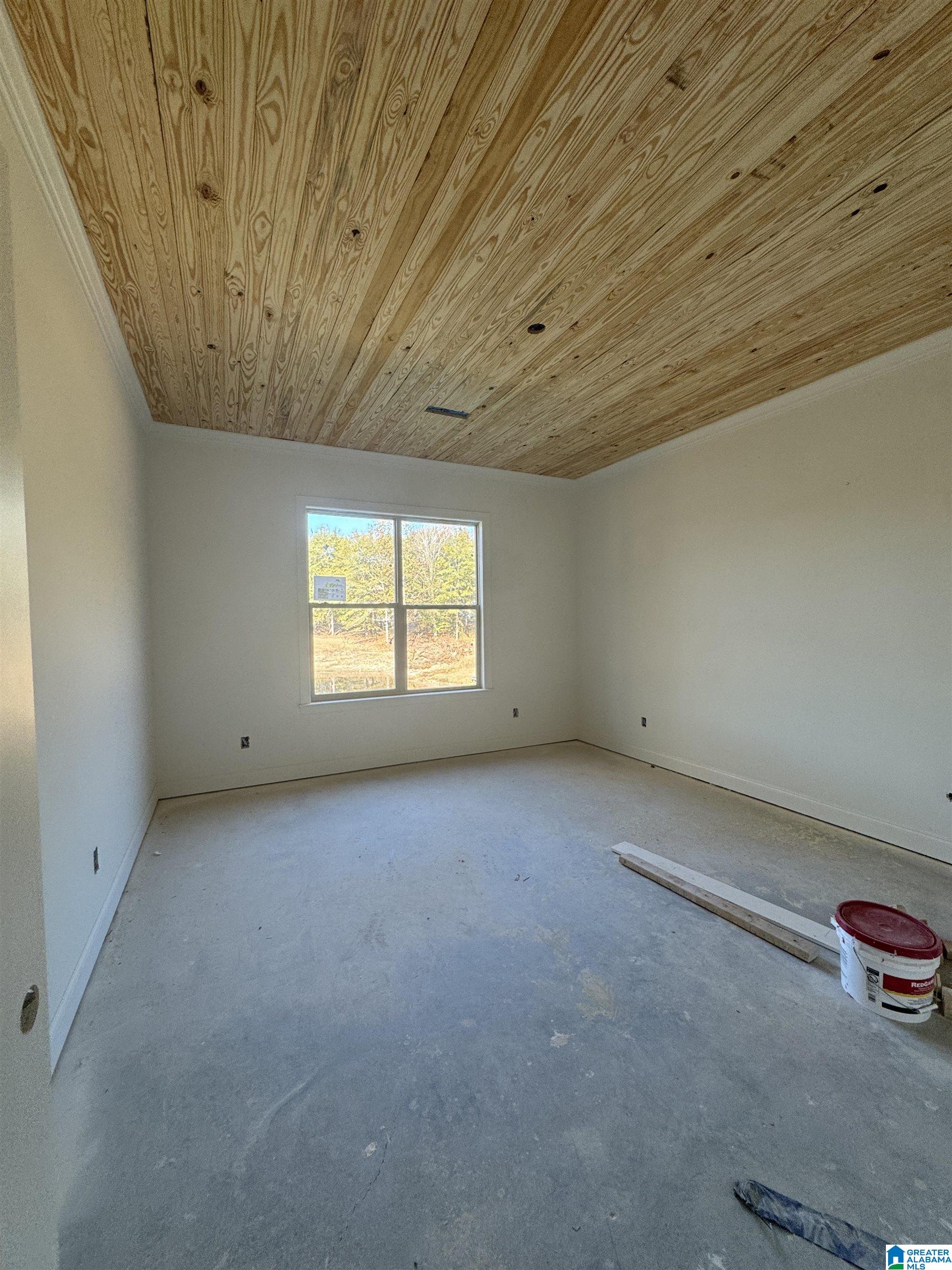 606 EMERALD TRACE