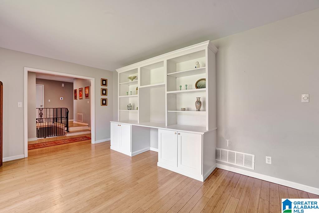 2413 JAMESTOWN DRIVE