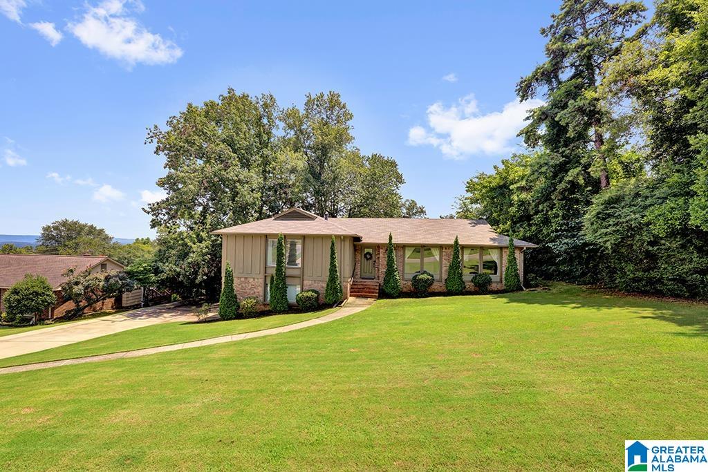 2413 JAMESTOWN DRIVE