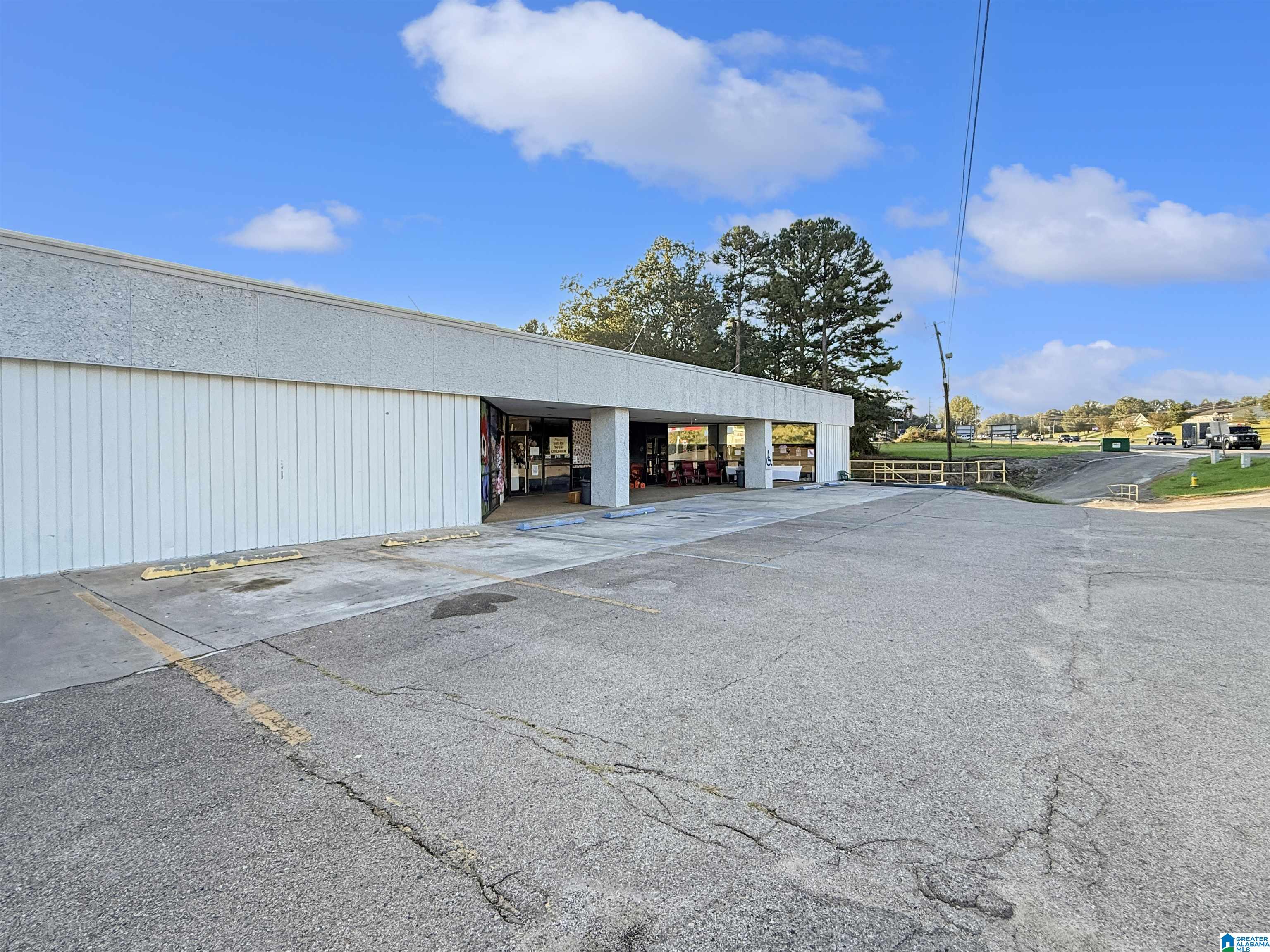 2405 DECATUR HIGHWAY