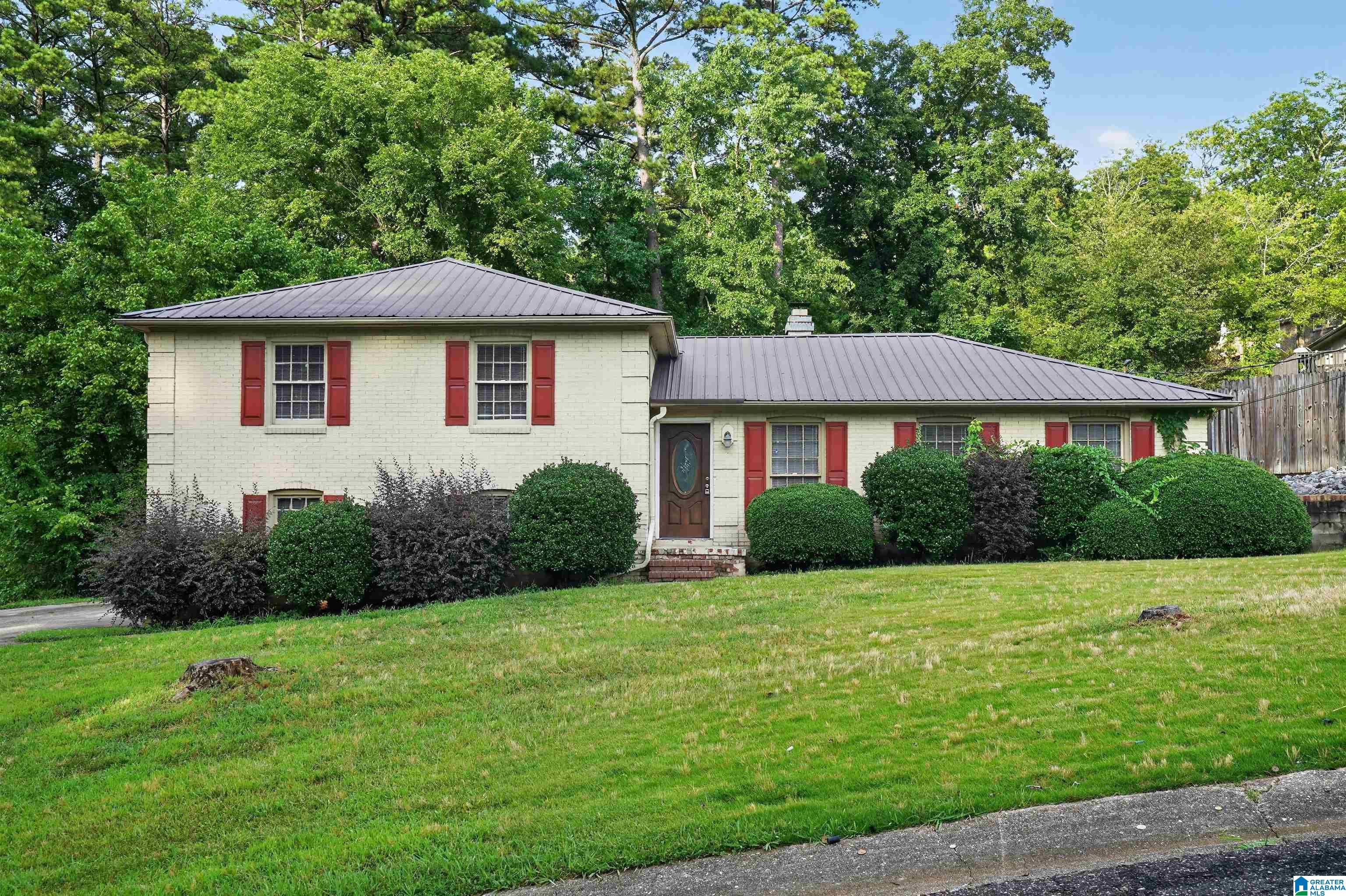 949 GARRETT DRIVE