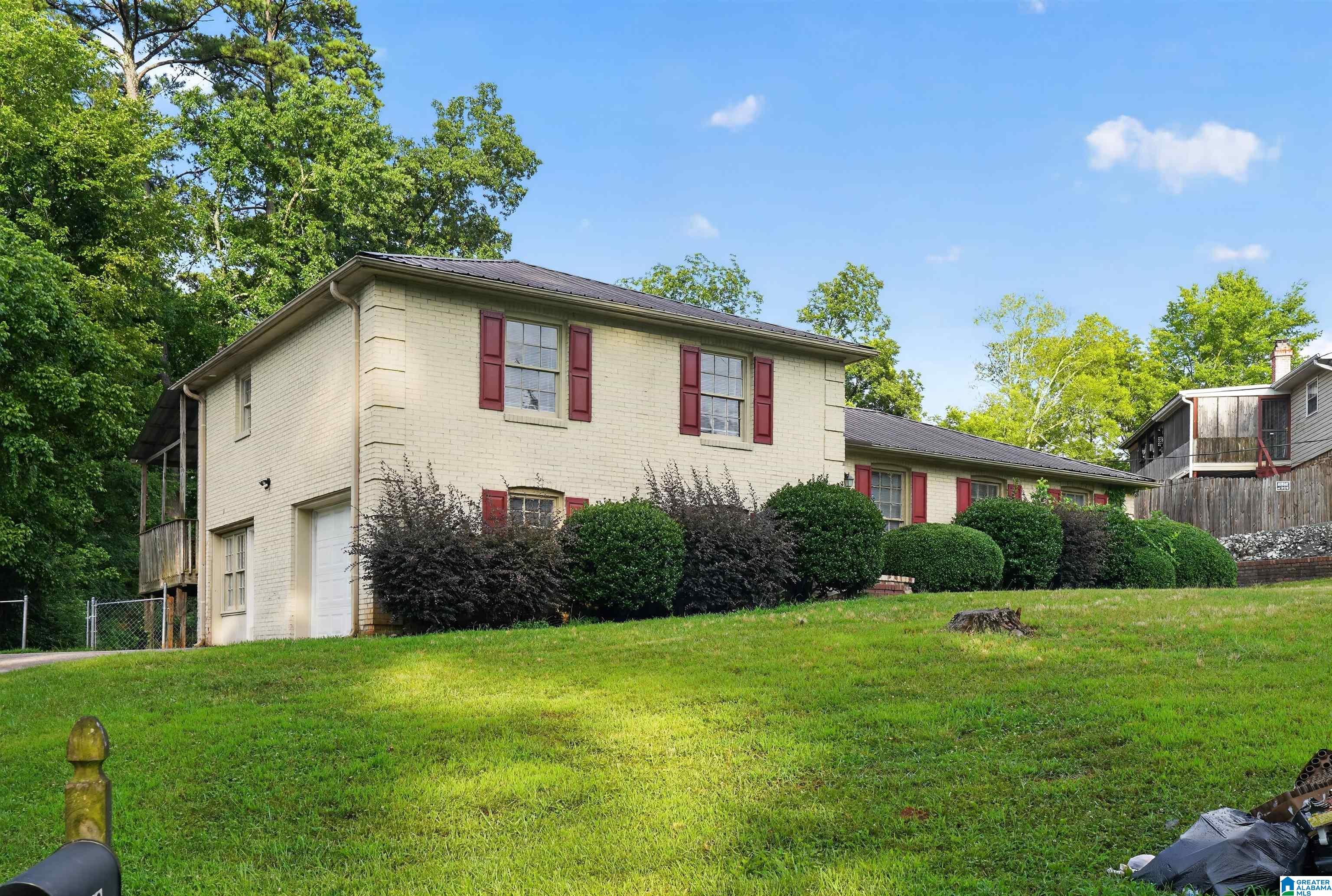 949 GARRETT DRIVE