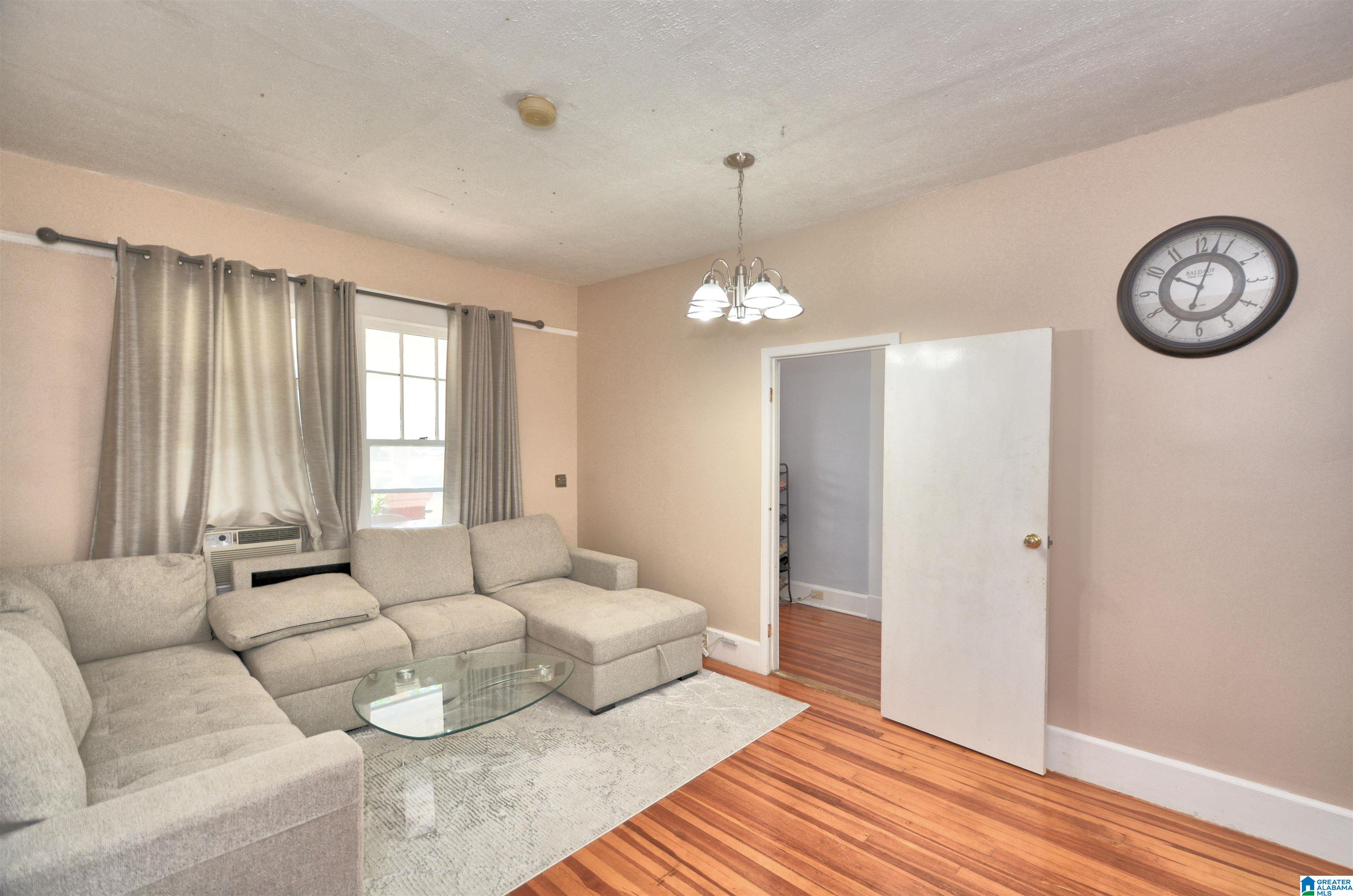 9 S NORTON AVENUE