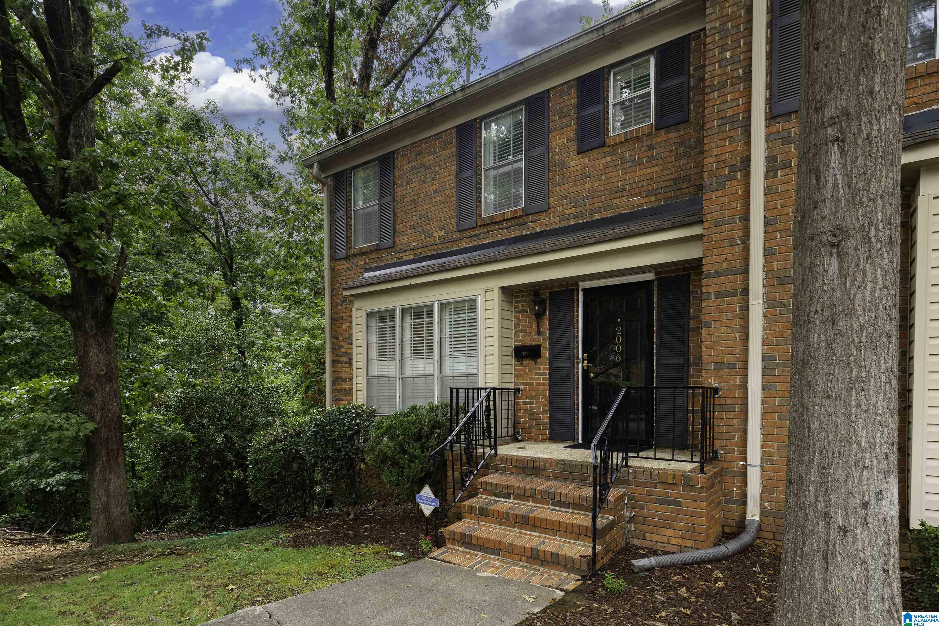 Photo 1 of 36 — 2006 MONTREAT PARKWAY 2006, VESTAVIA HILLS, AL 35216