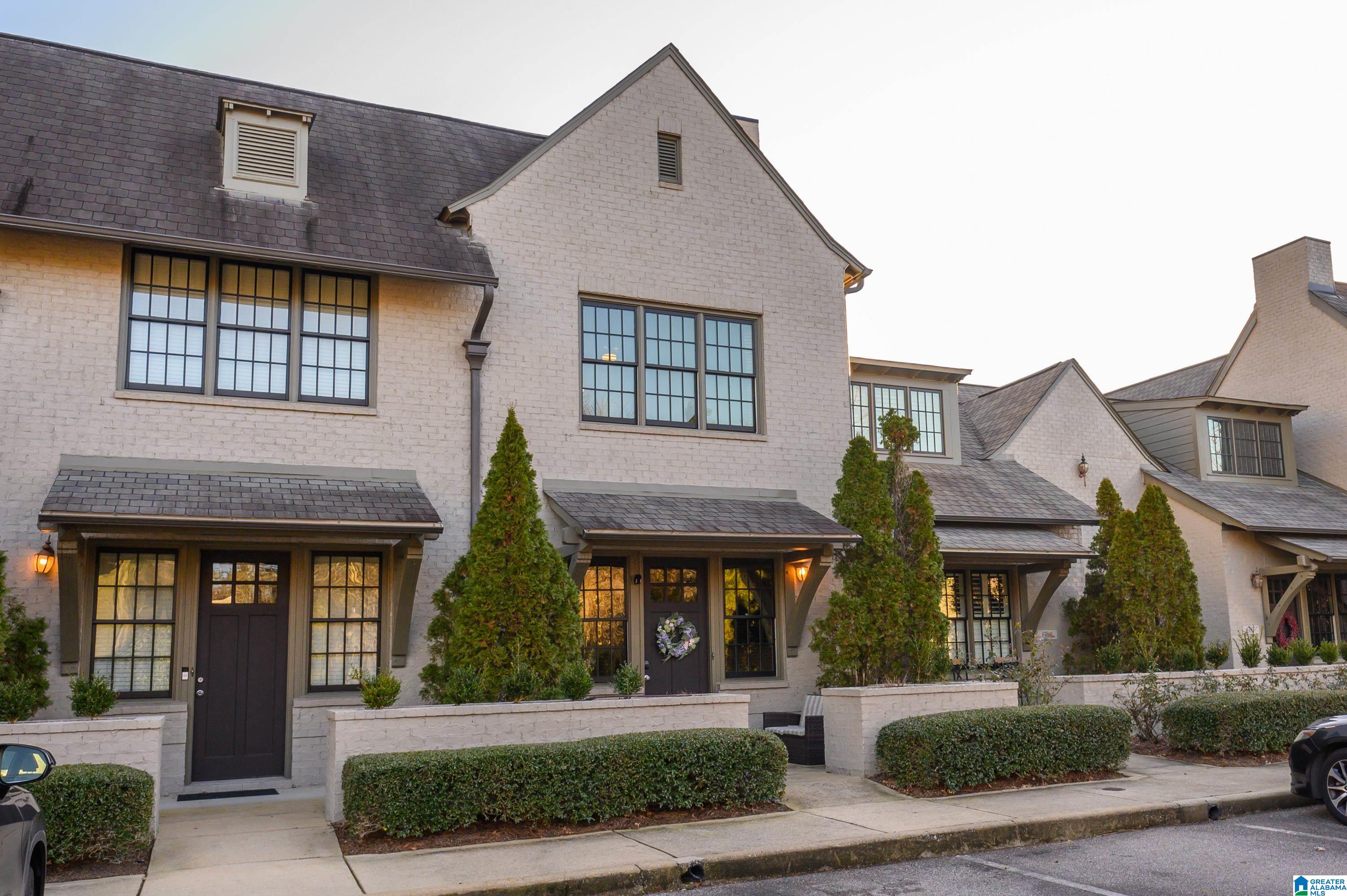 605 BARRISTERS COURT