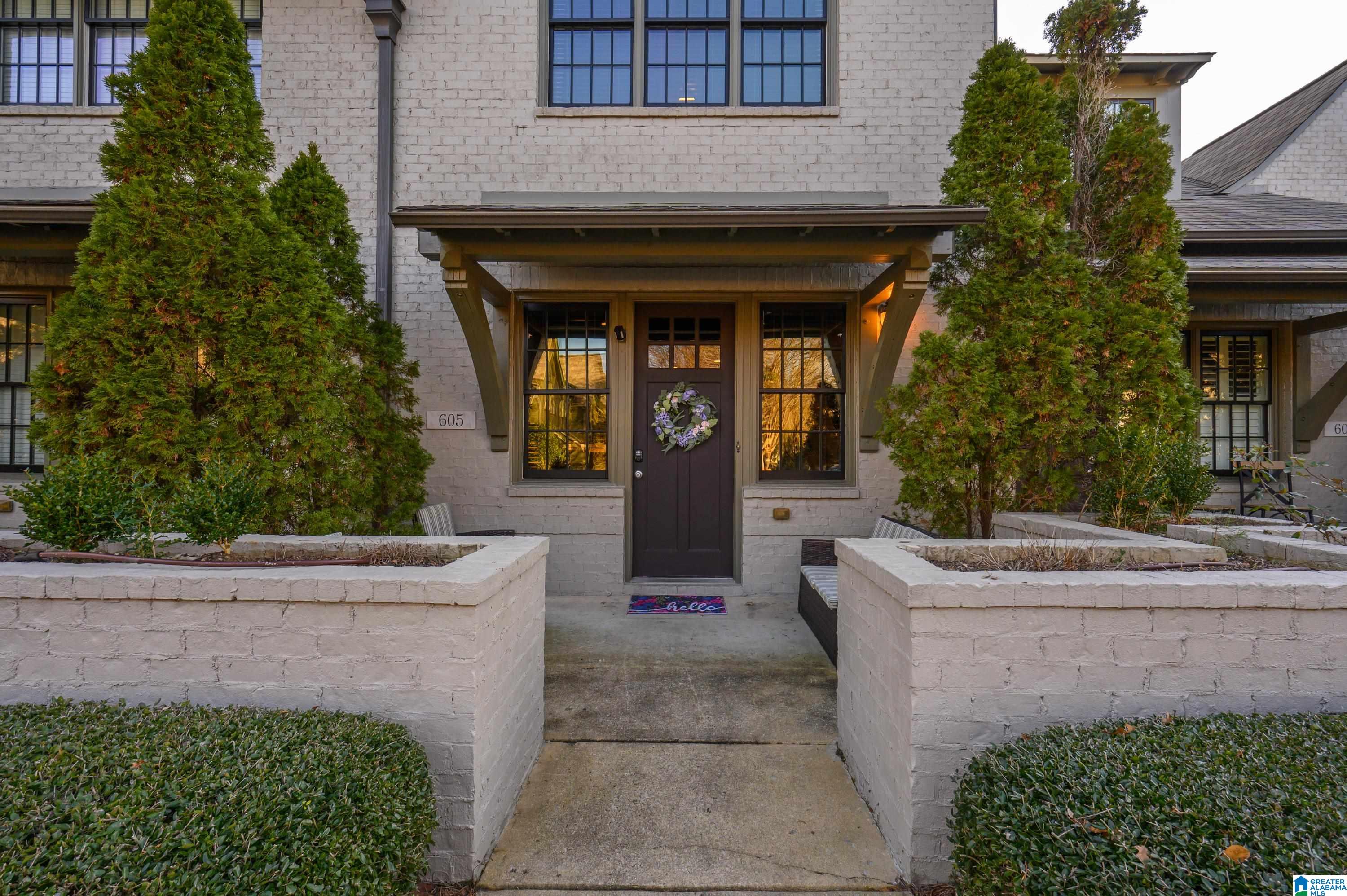 605 BARRISTERS COURT