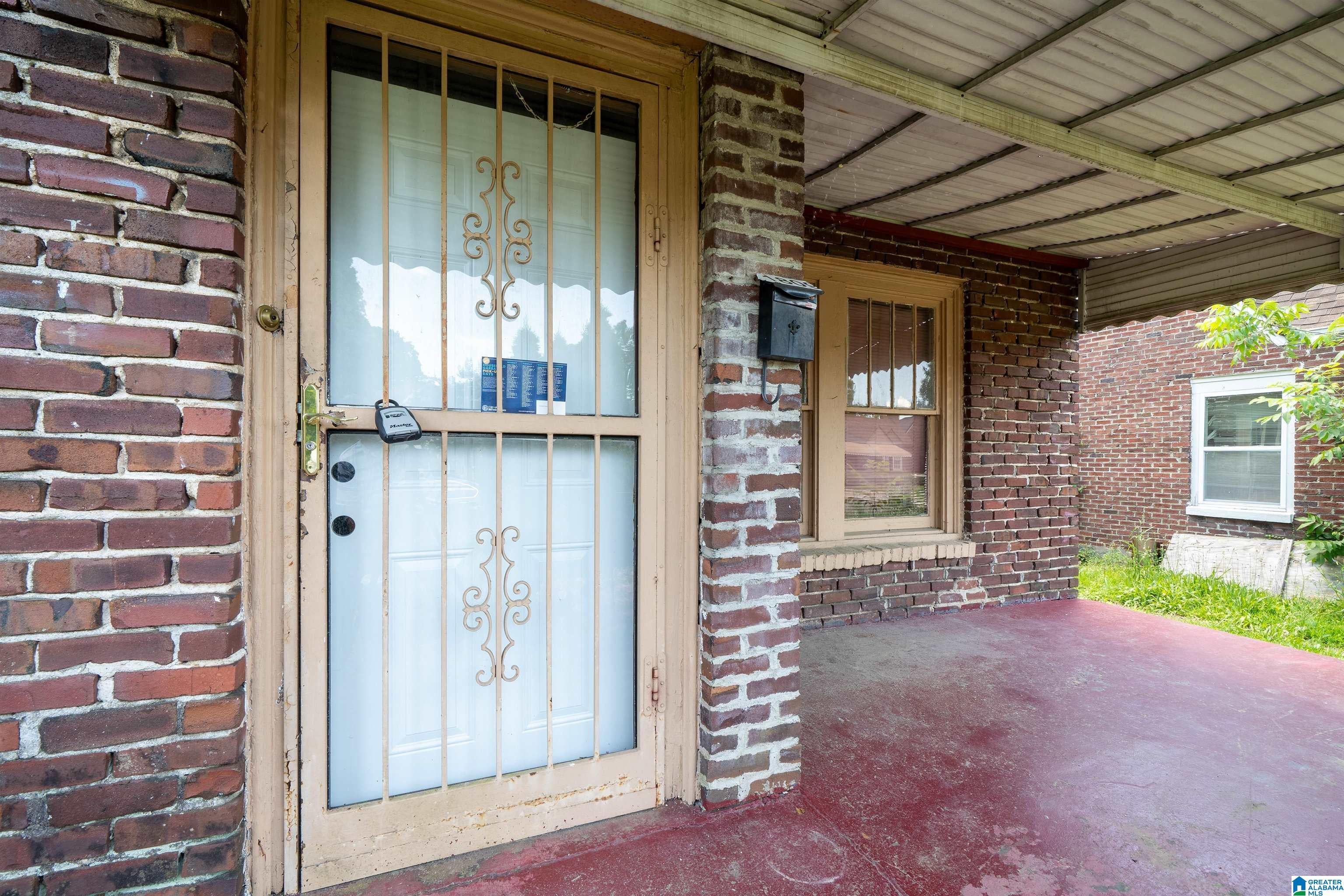 1809 SAINT CHARLES COURT SW
