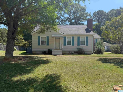 Photo of 660 Pinecrest Drive, CHILDERSBURG, AL 35044 (MLS # 21464985)