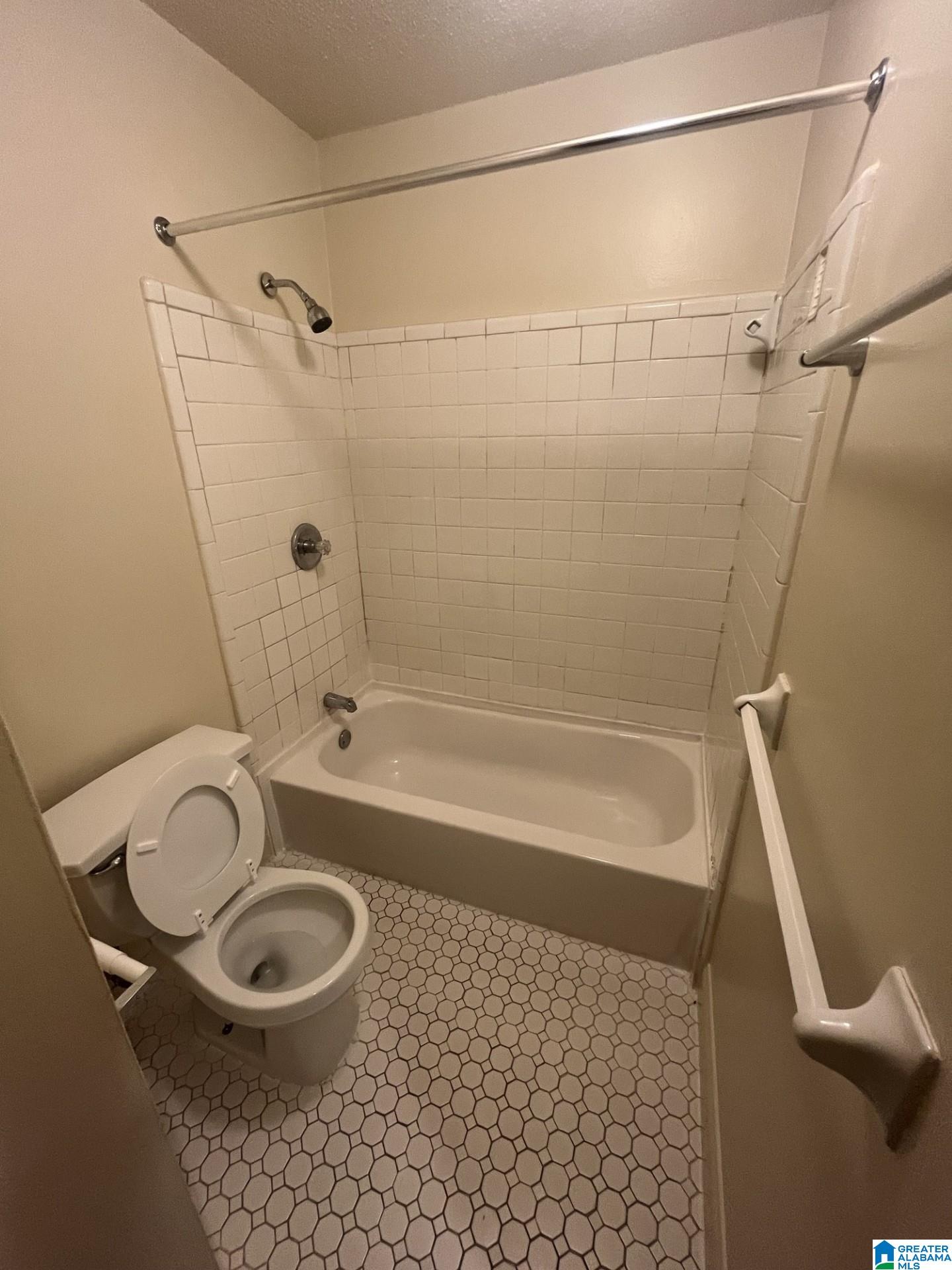 1300 N 16TH COURT N Apt C