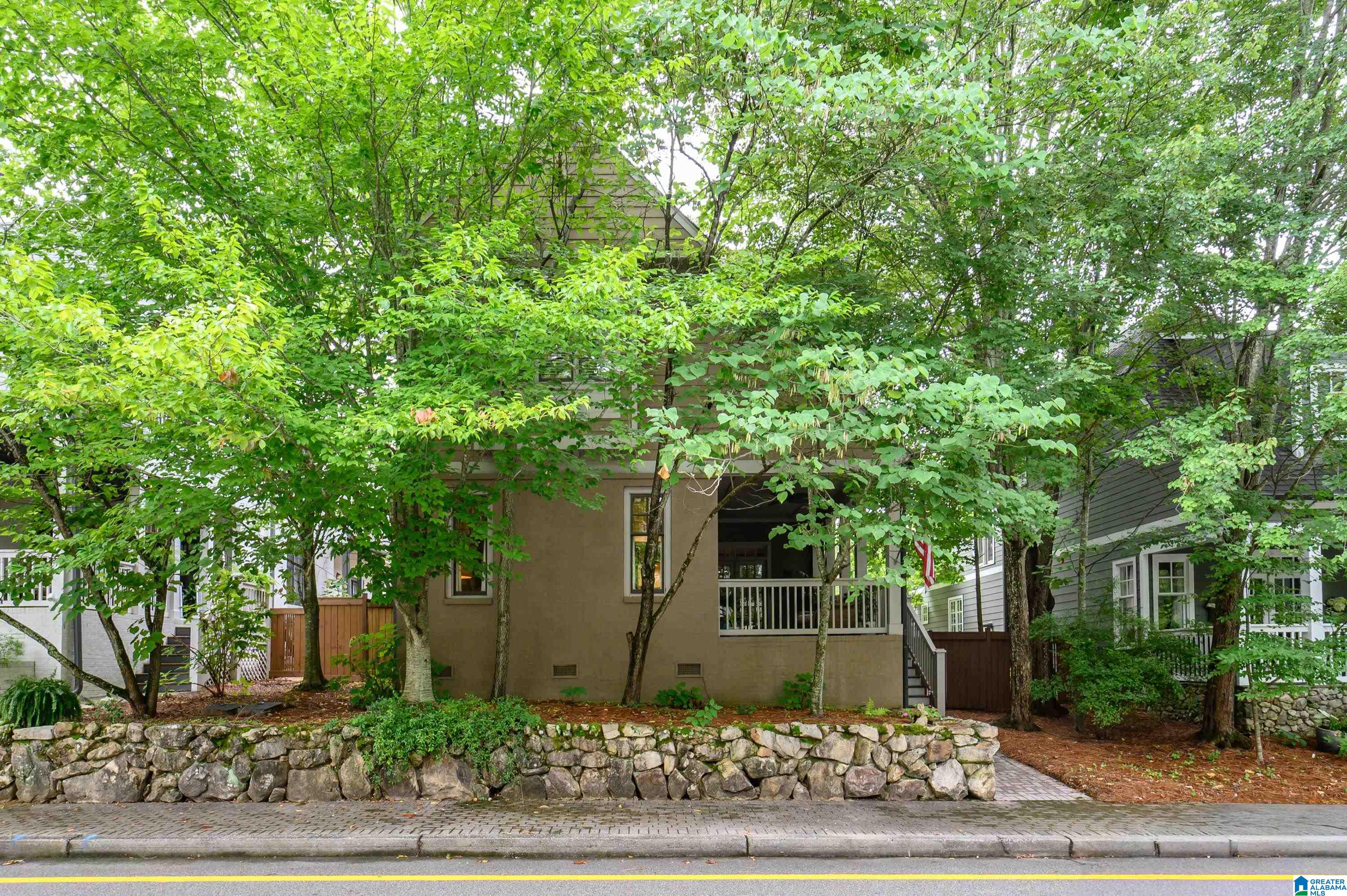 24 NOLEN STREET