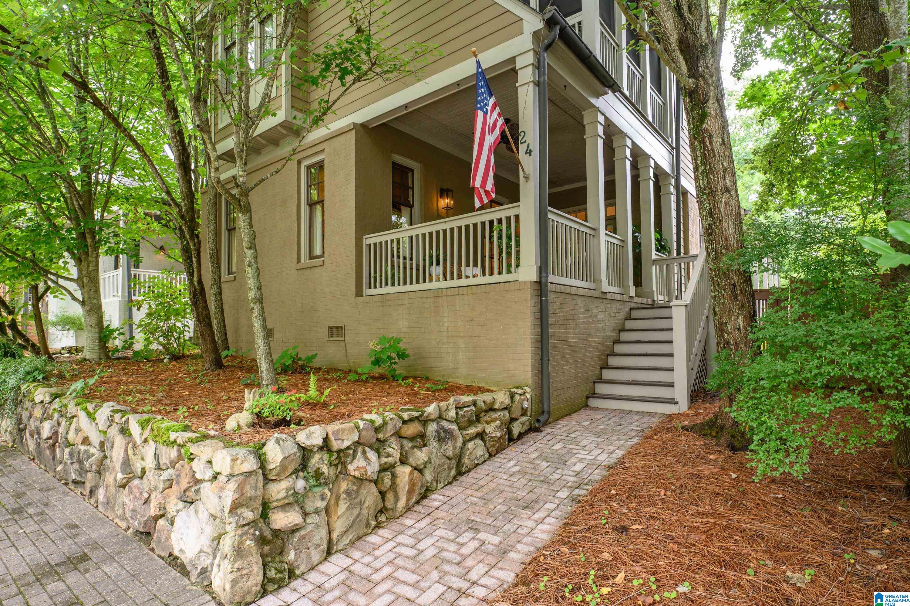 24 NOLEN STREET