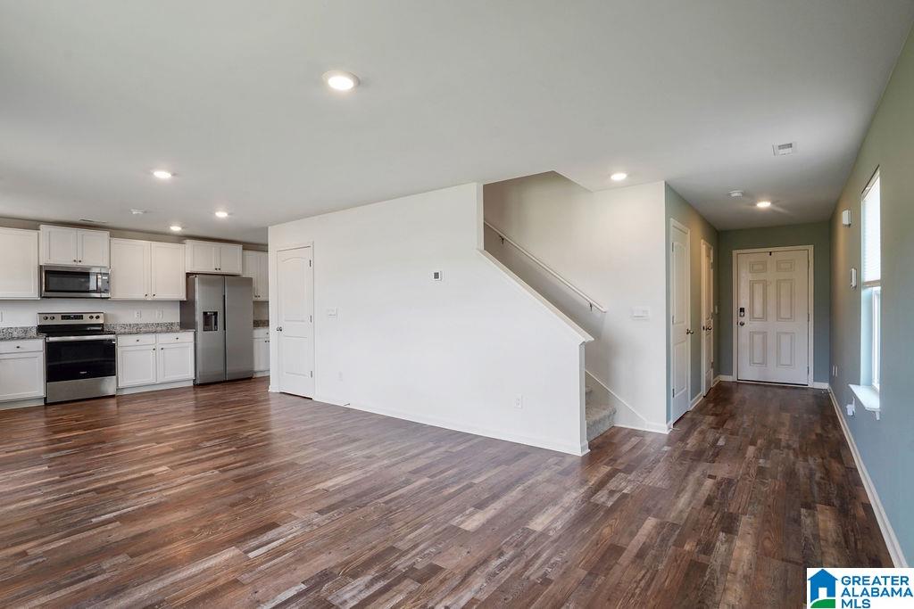 1195 SHAGGY BARK LANE