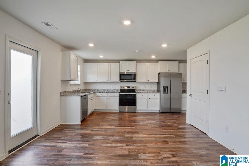 1195 SHAGGY BARK LANE