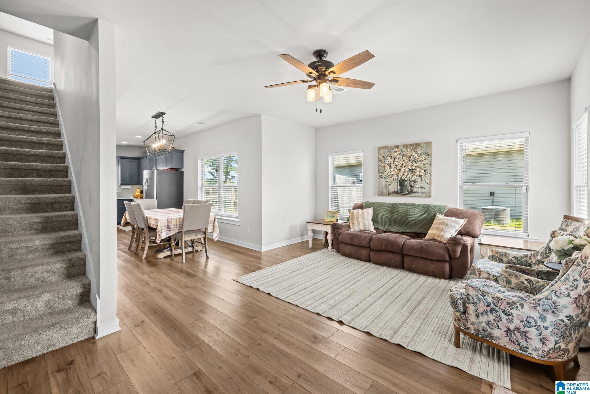 350 RIDGEVIEW CIRCLE - Photo 2