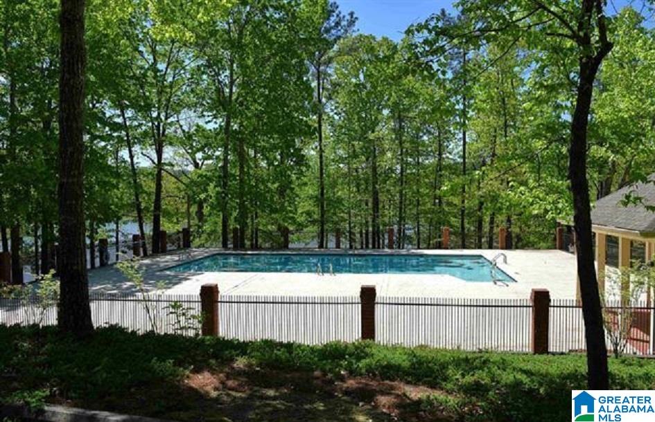 5557 LAKES EDGE DRIVE