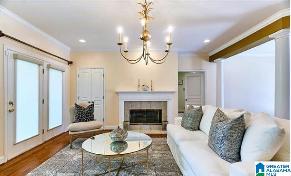 5557 LAKES EDGE DRIVE