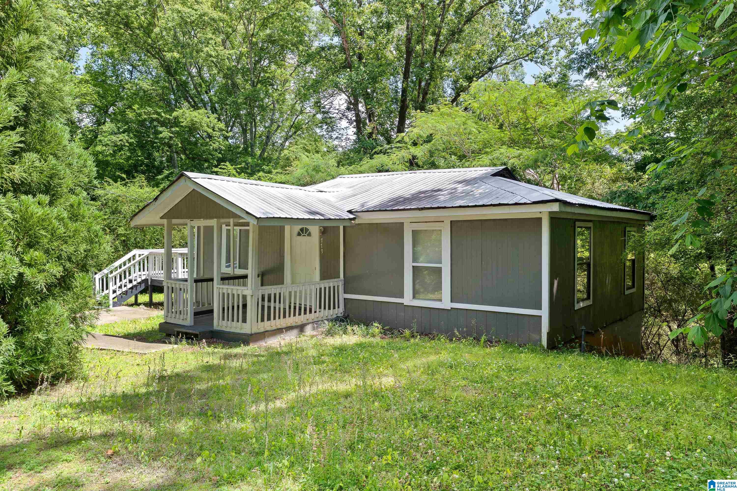 779 11TH AVENUE SE - Photo 2
