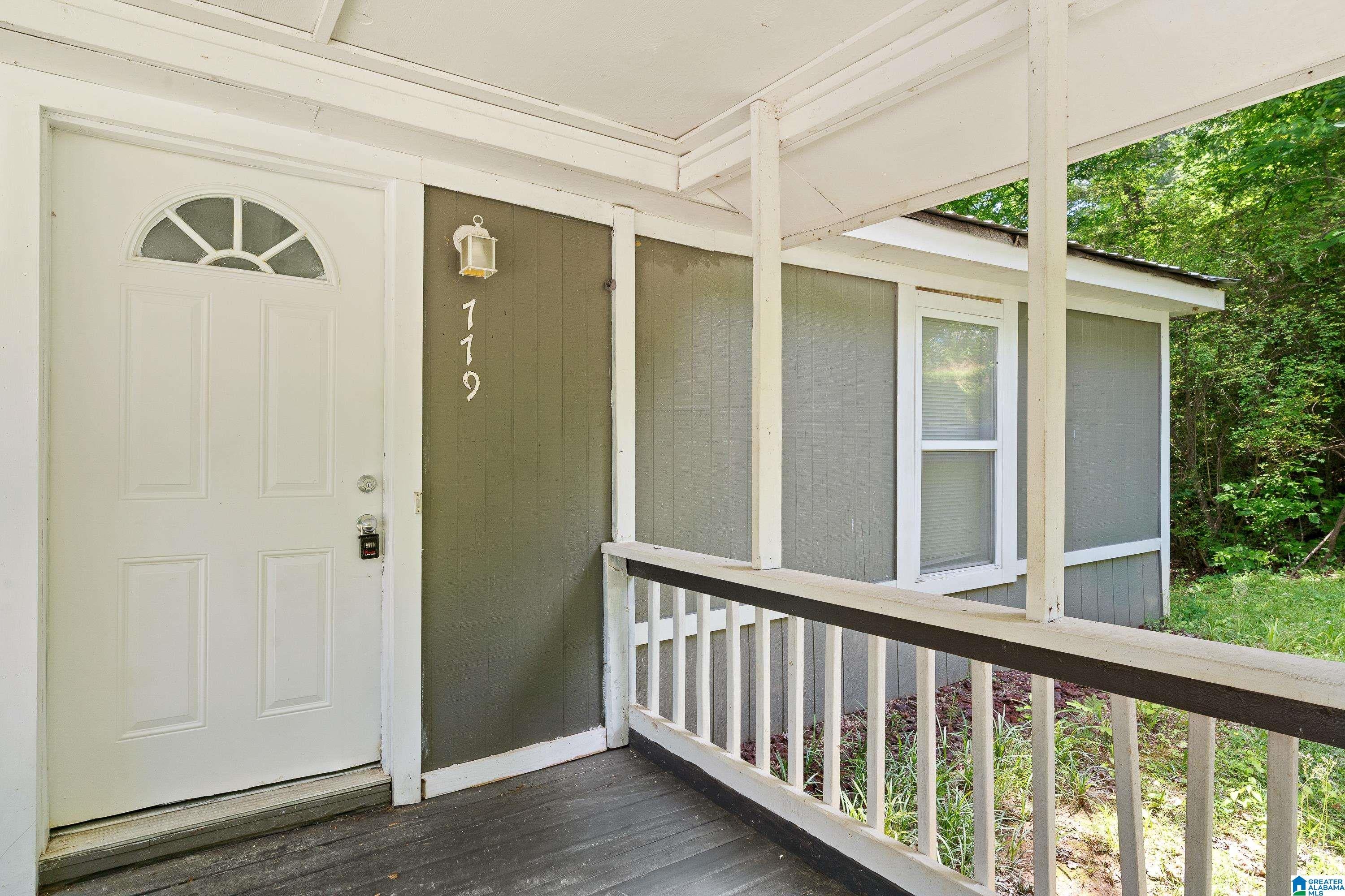 779 11TH AVENUE SE - Photo 3
