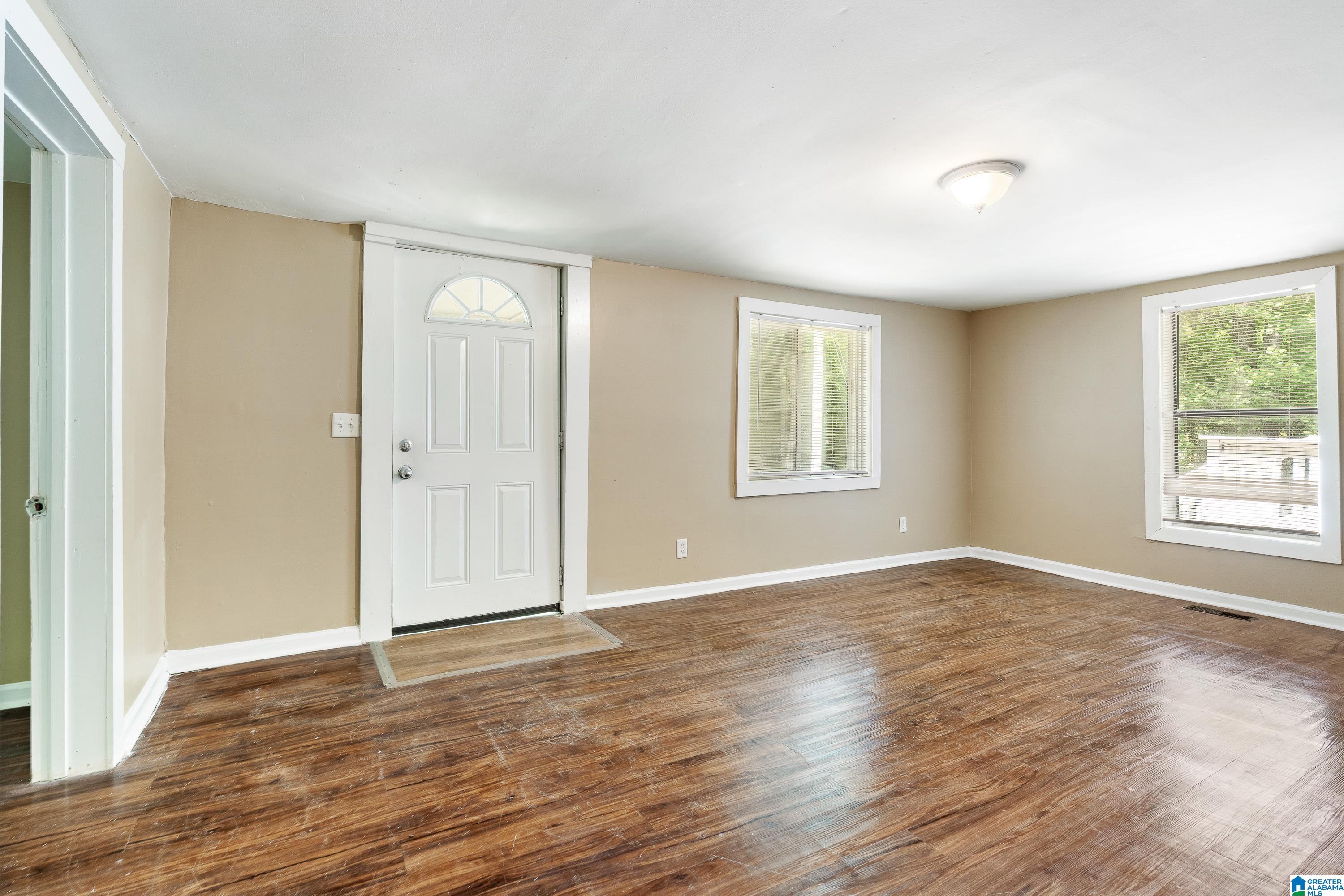 779 11TH AVENUE SE - Photo 4