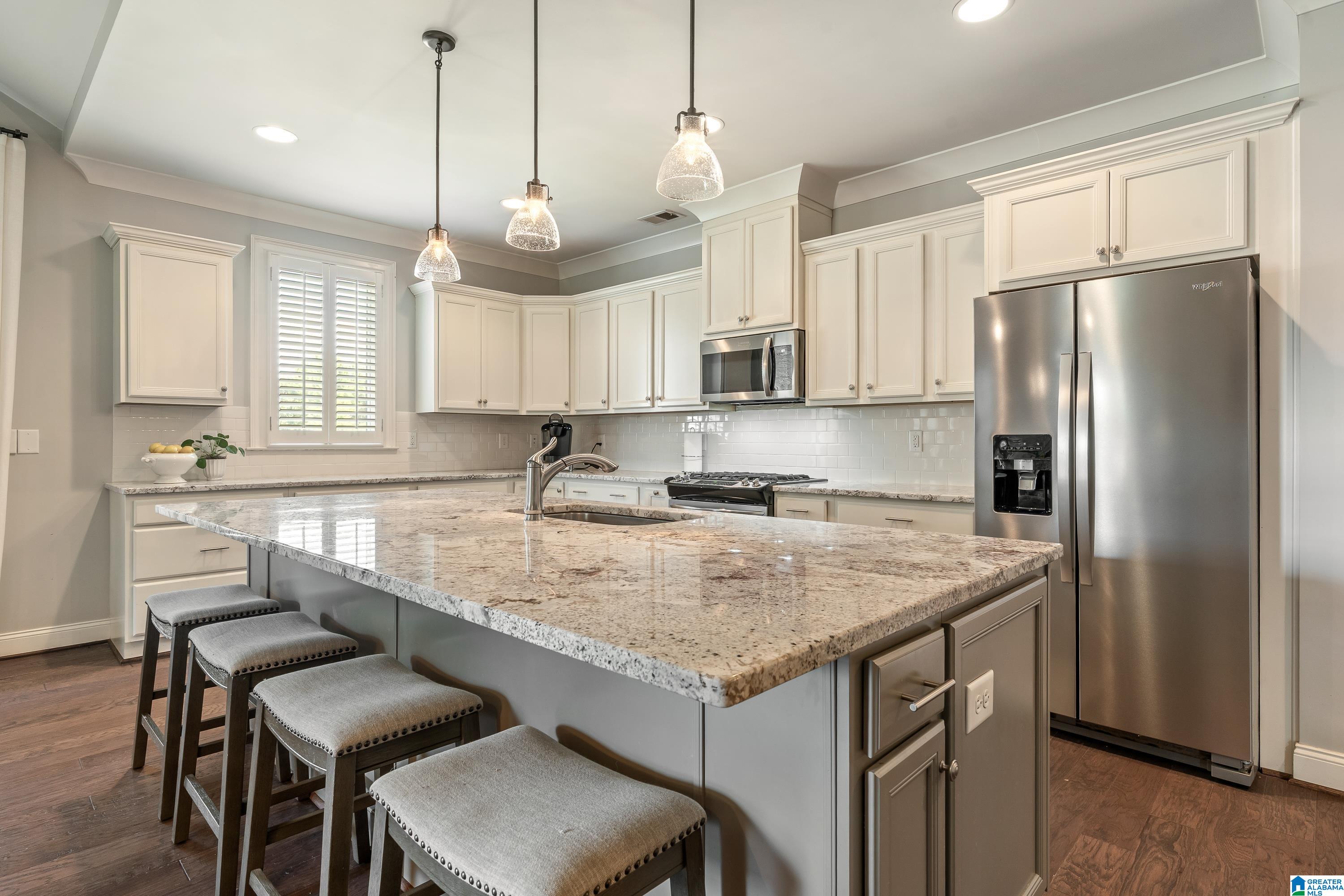 4625 JACKSON LOOP