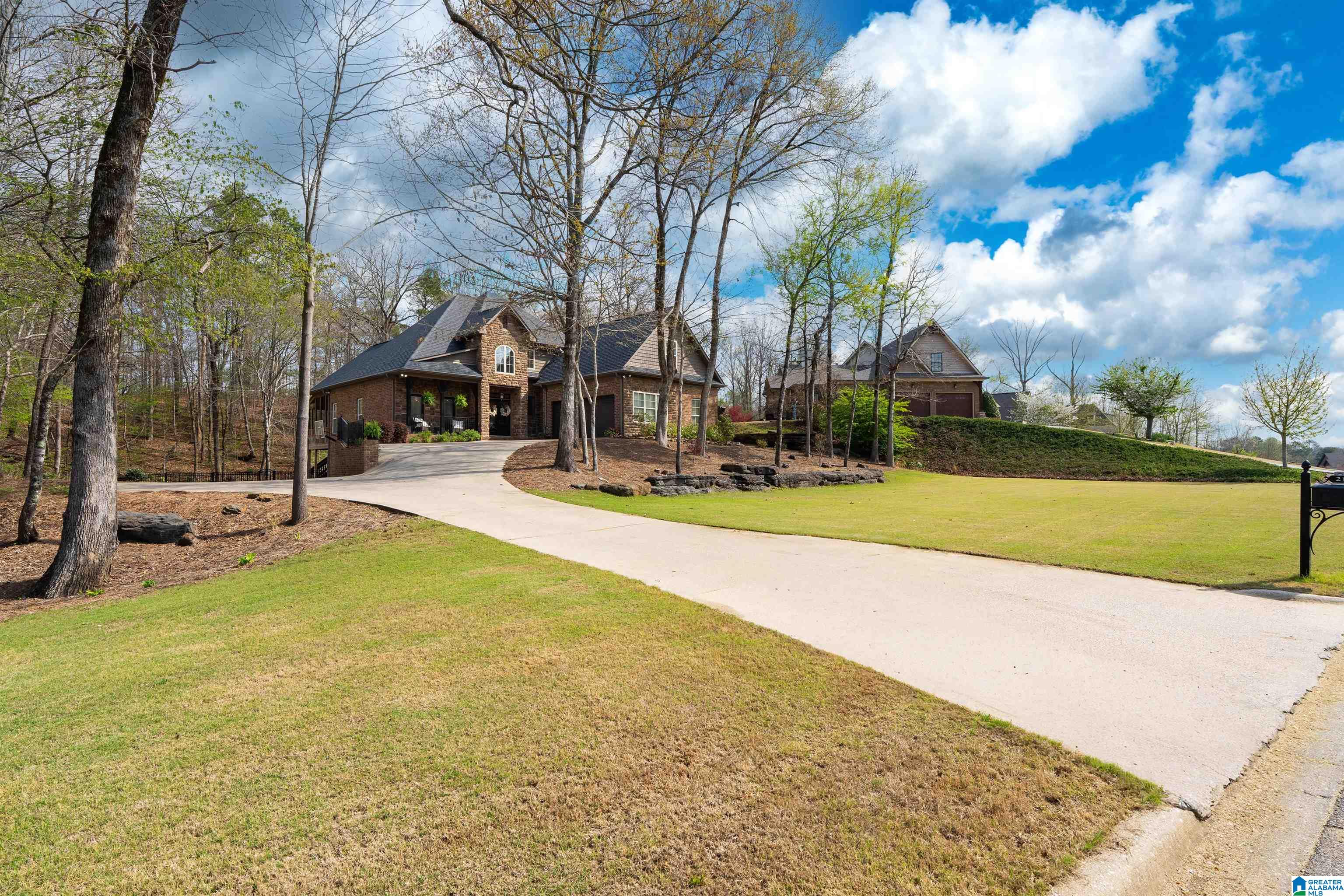 211 RIVER OAKS DRIVE