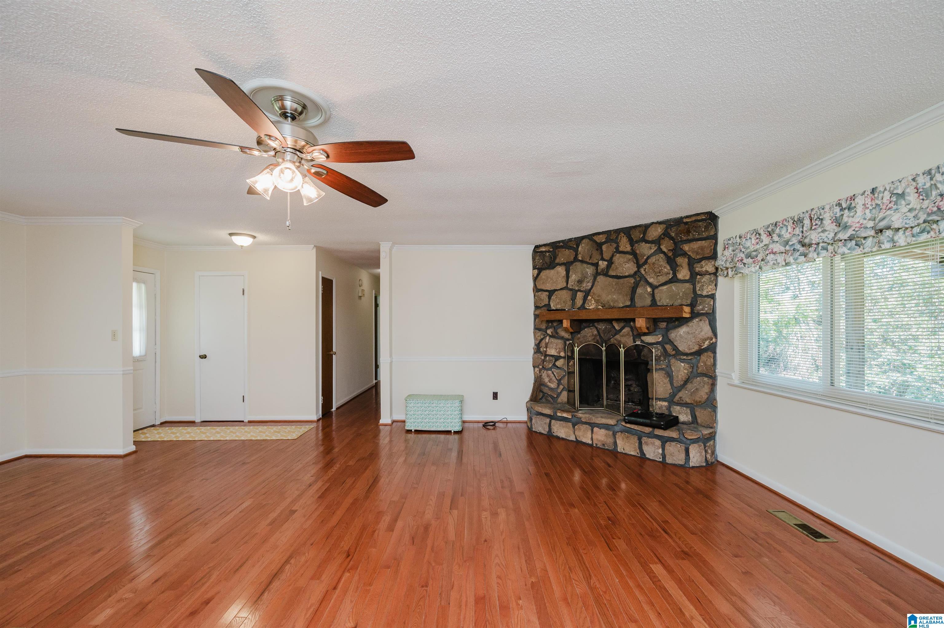 2615 HICKORY LANE