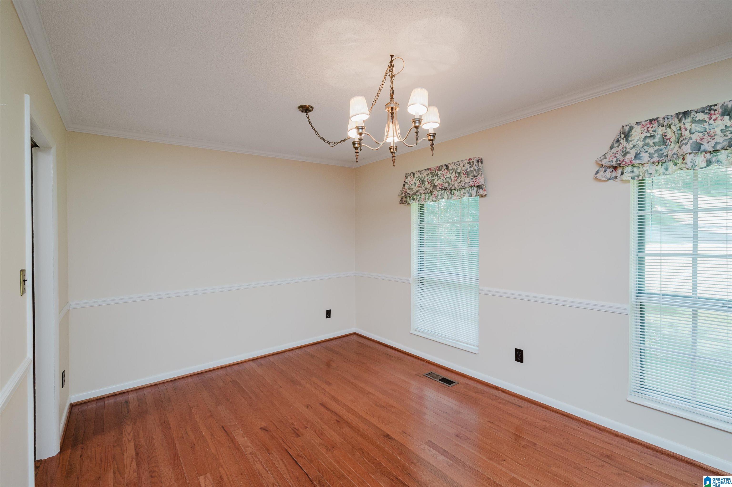 2615 HICKORY LANE