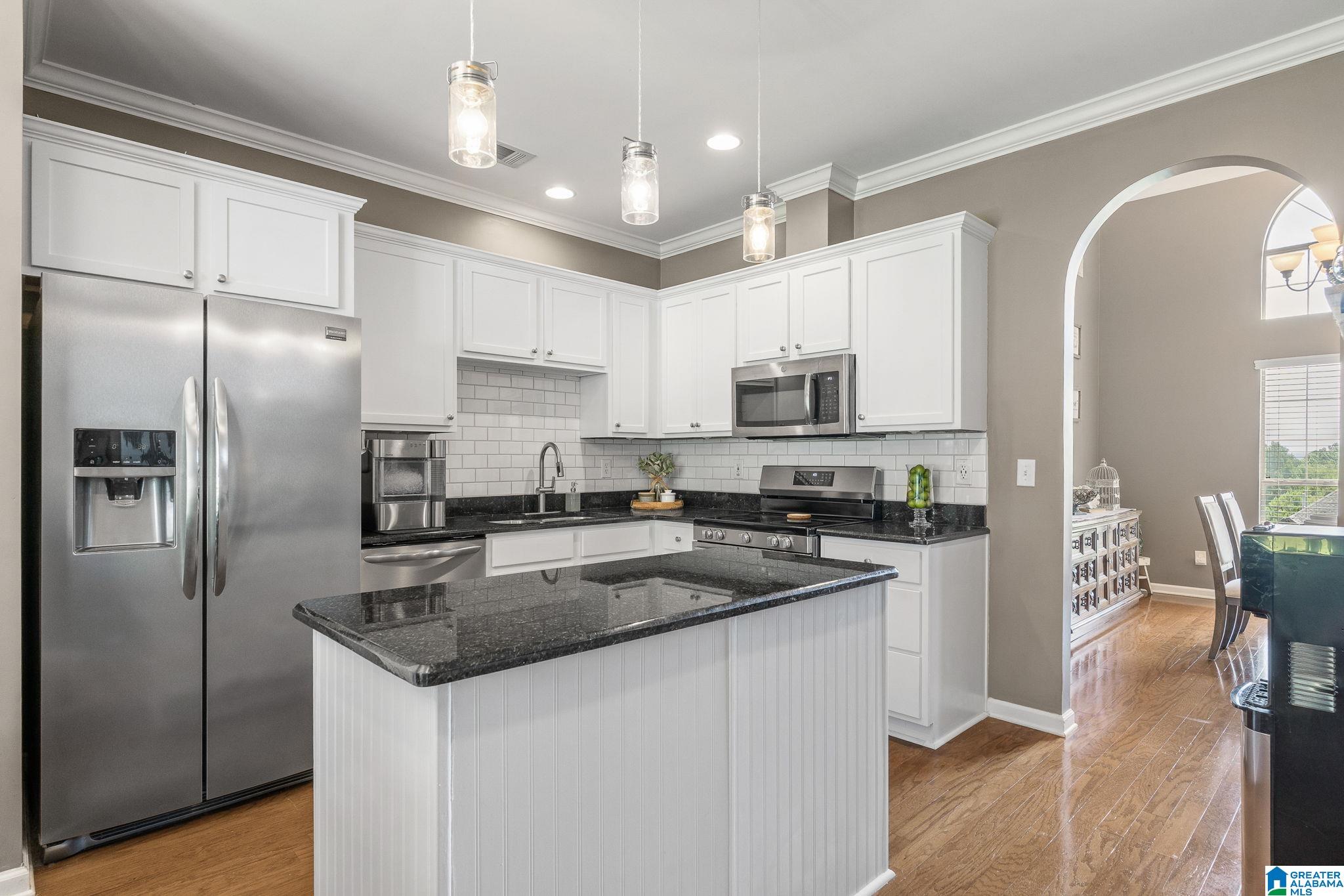 7022 CHATHAM DRIVE - Photo 3