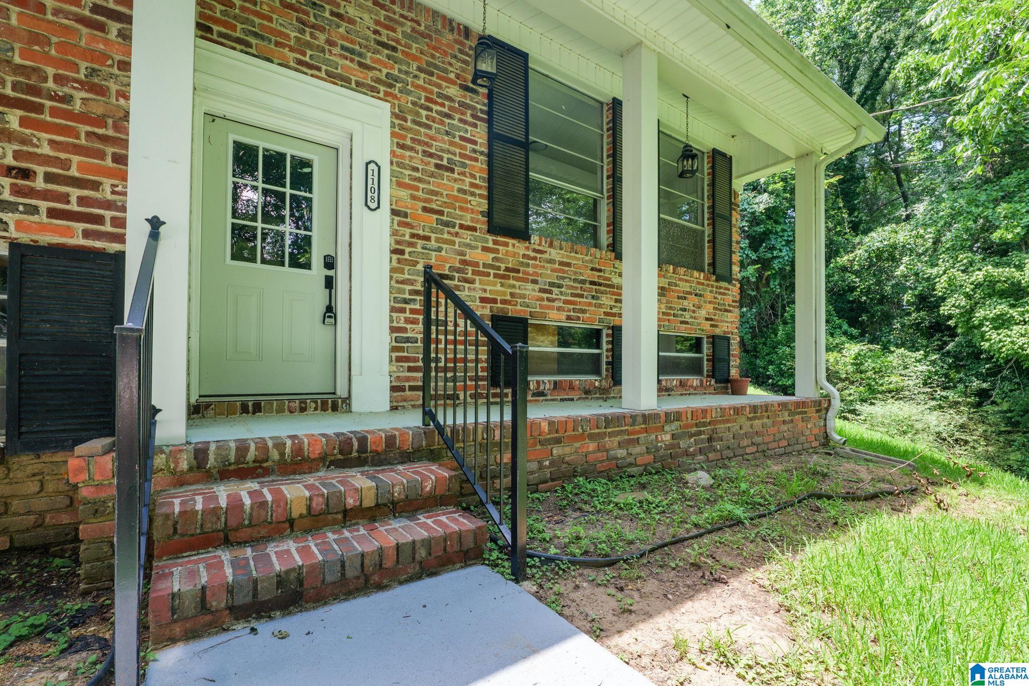 1108 MEADOW DRIVE