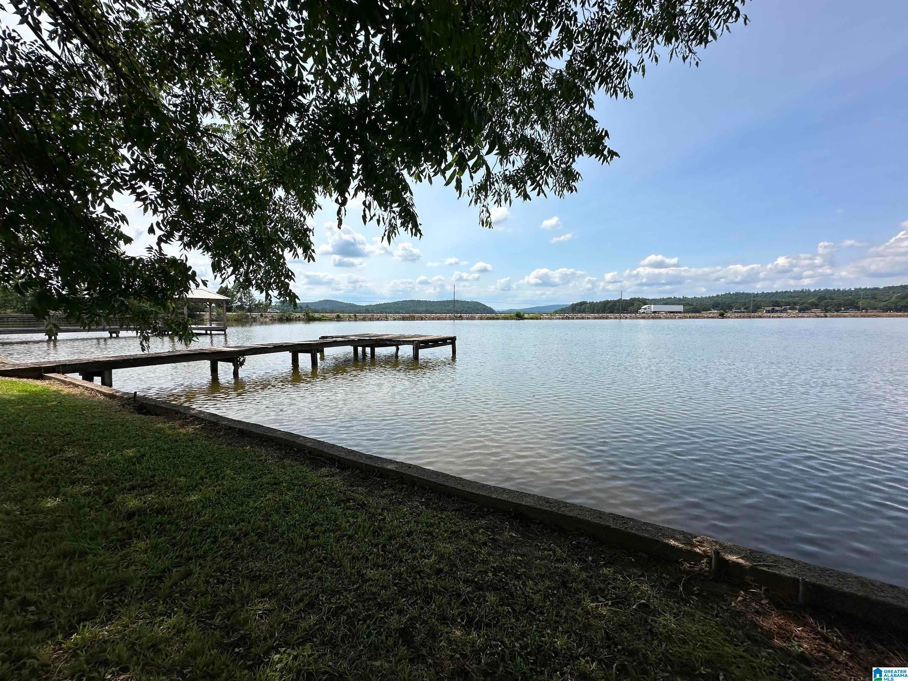 1576 GREEN HILLS ROAD