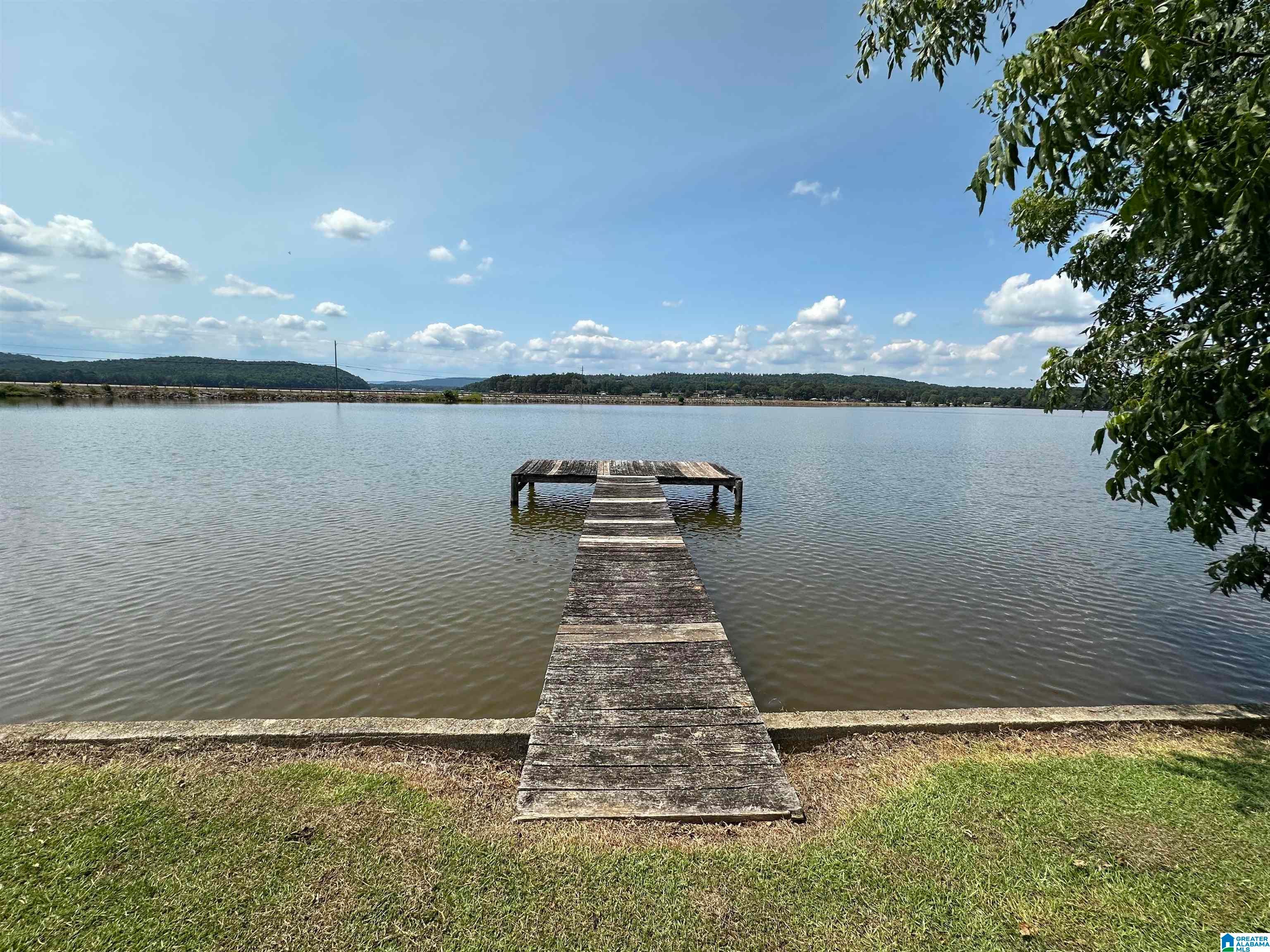 1576 GREEN HILLS ROAD