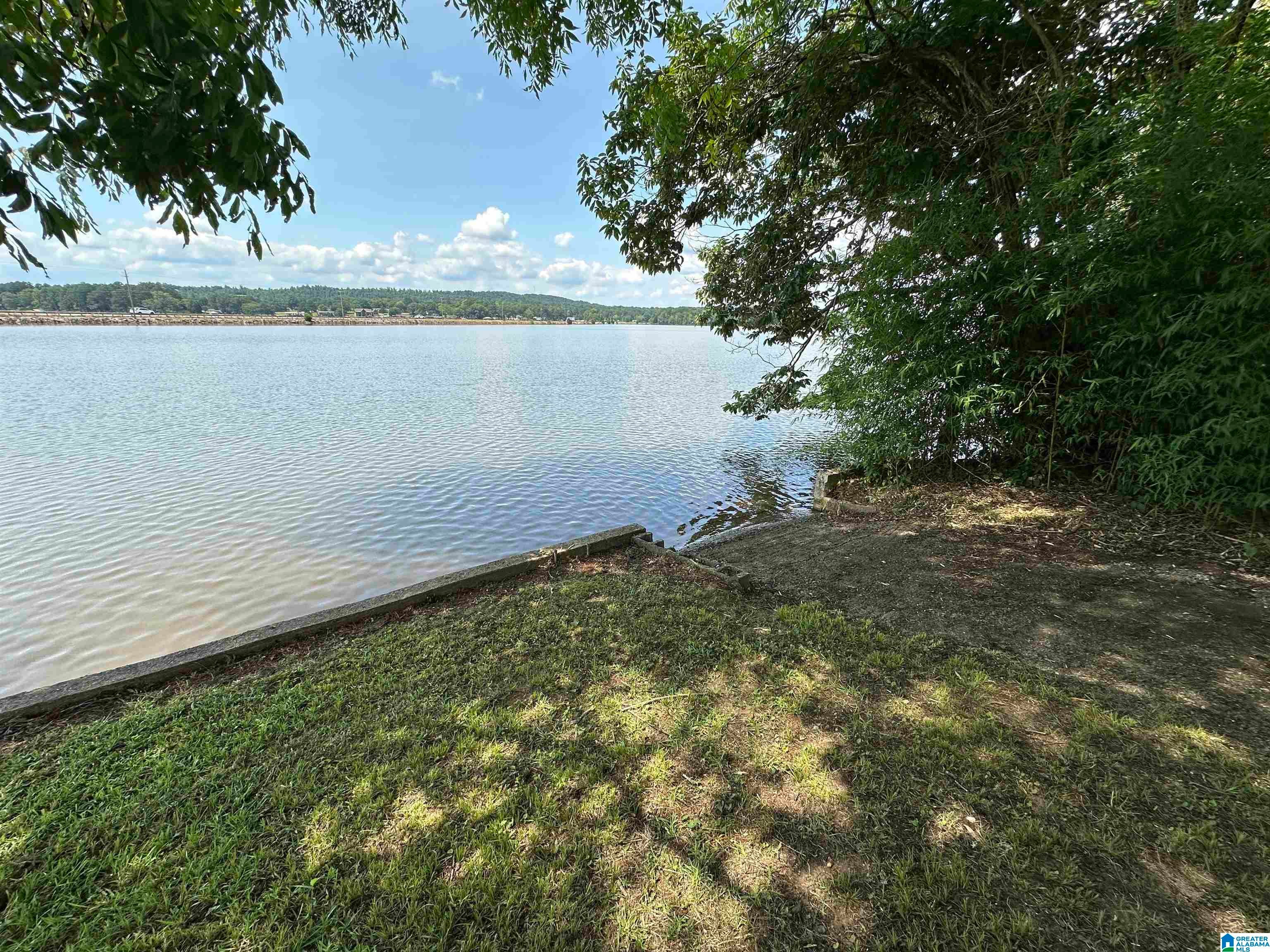 1576 GREEN HILLS ROAD
