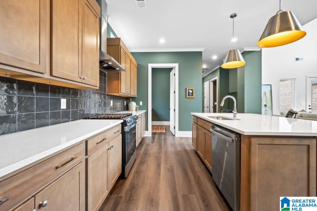 6105 TIMBERVIEW ROAD