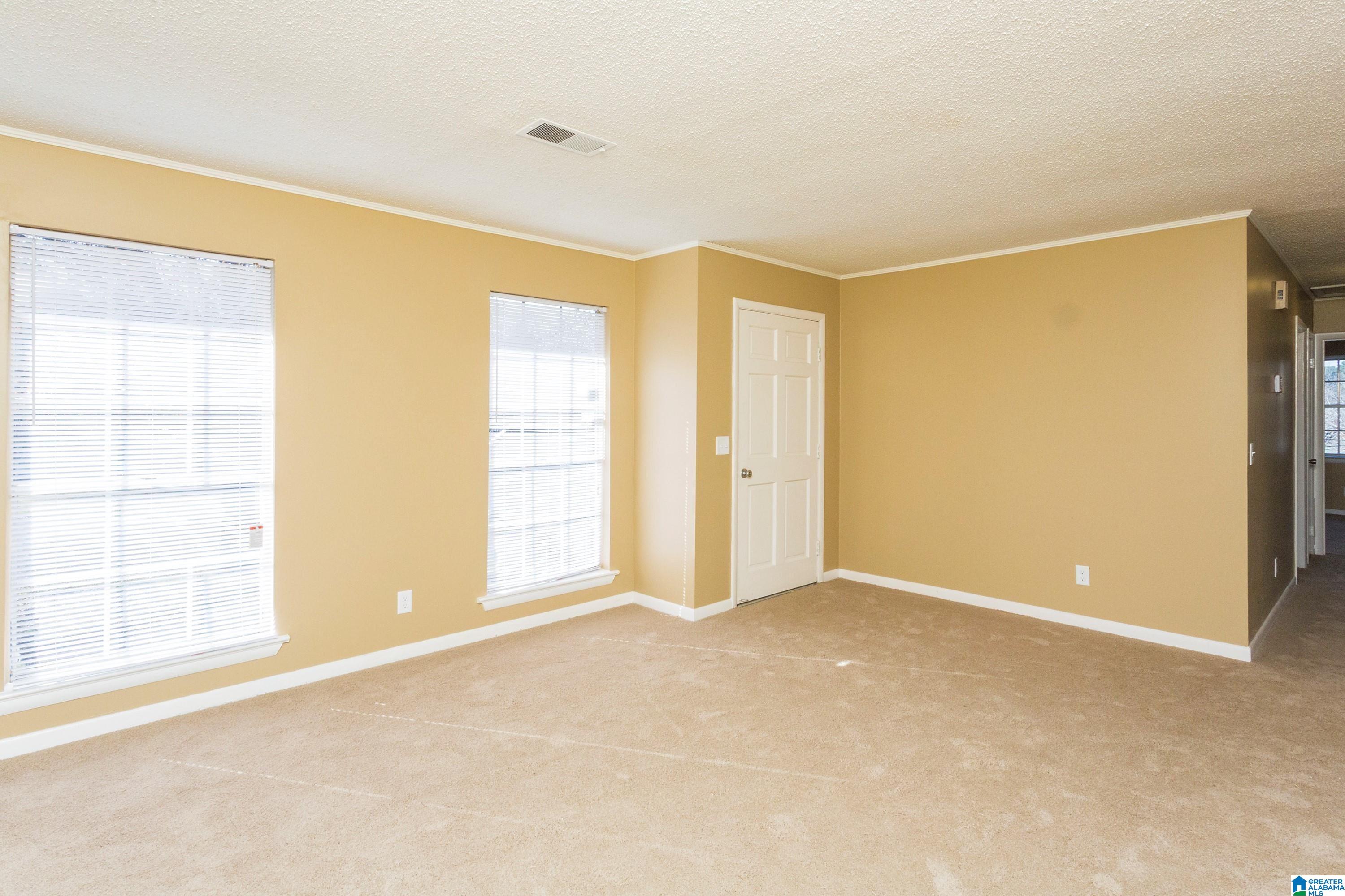 2905 VALLEY VIEW CIRCLE