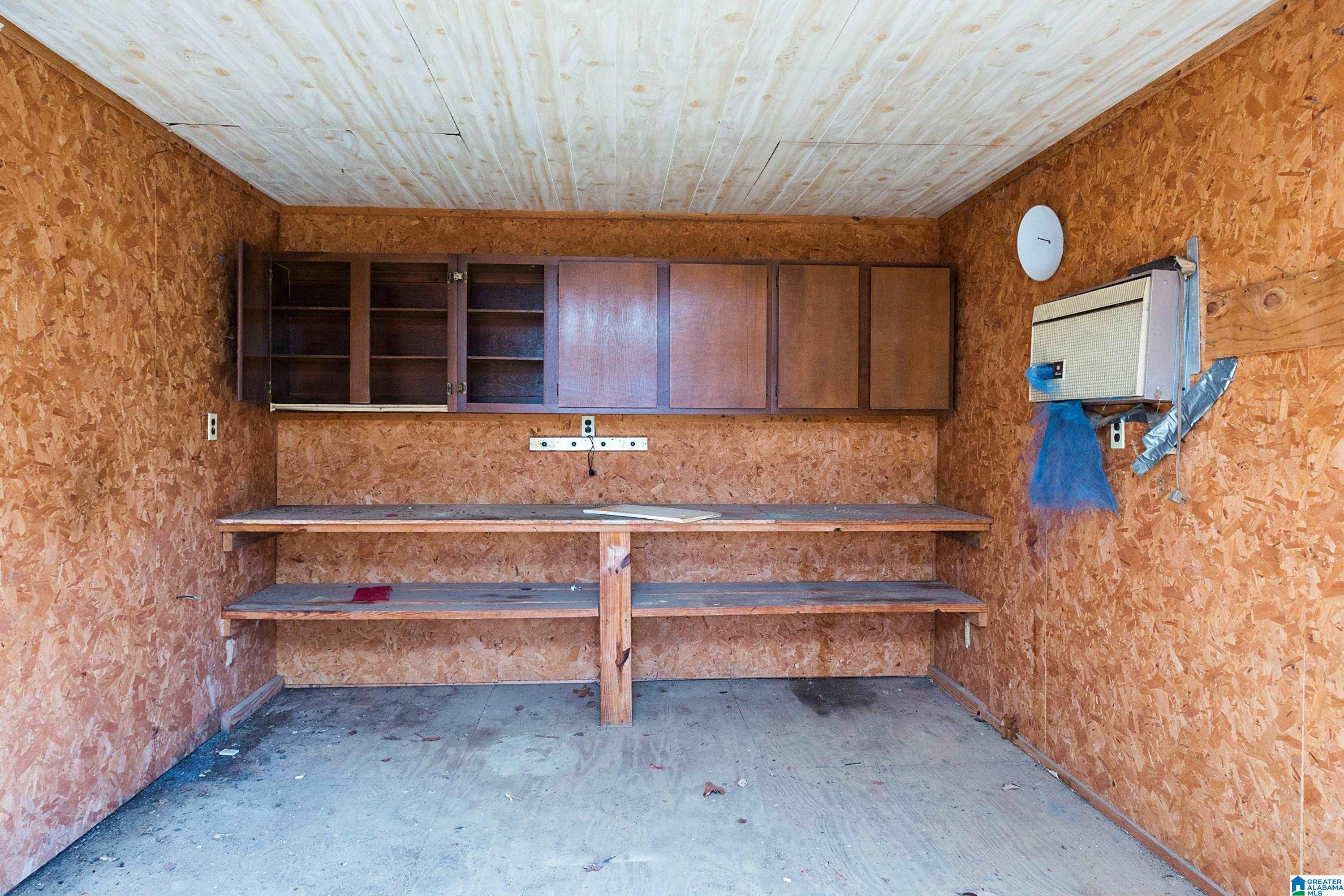 2905 VALLEY VIEW CIRCLE