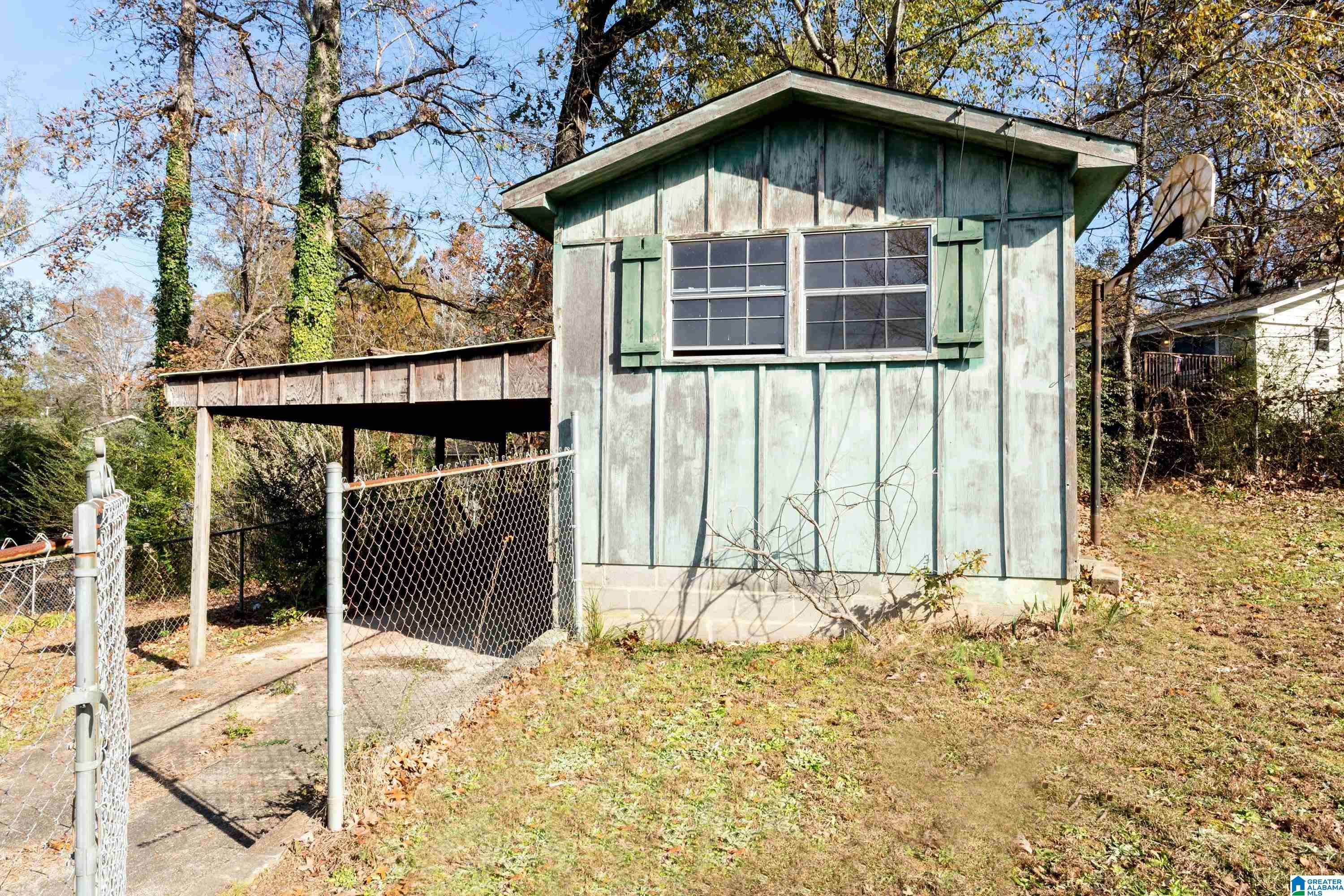 2905 VALLEY VIEW CIRCLE