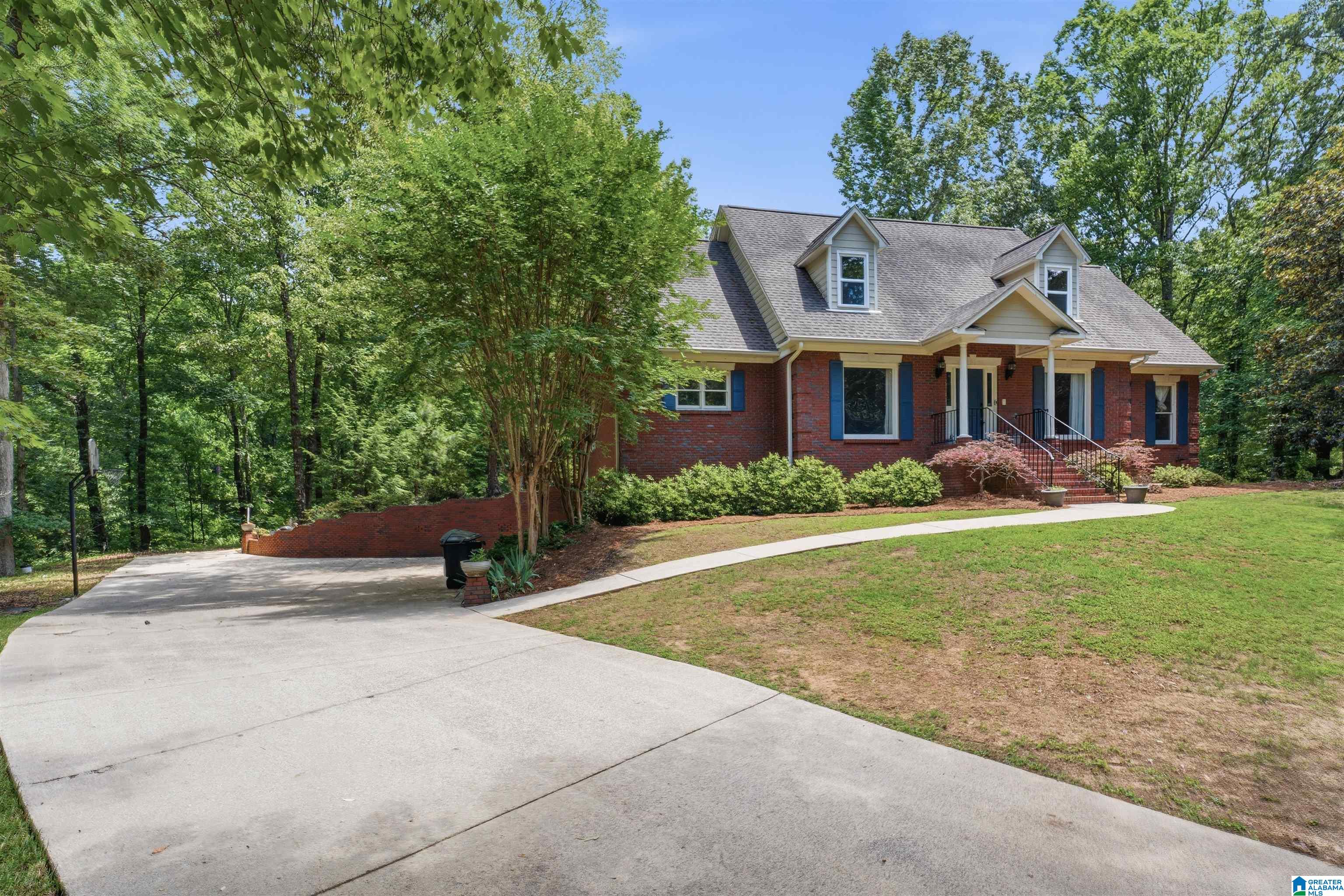 432 FERN COVE CIRCLE