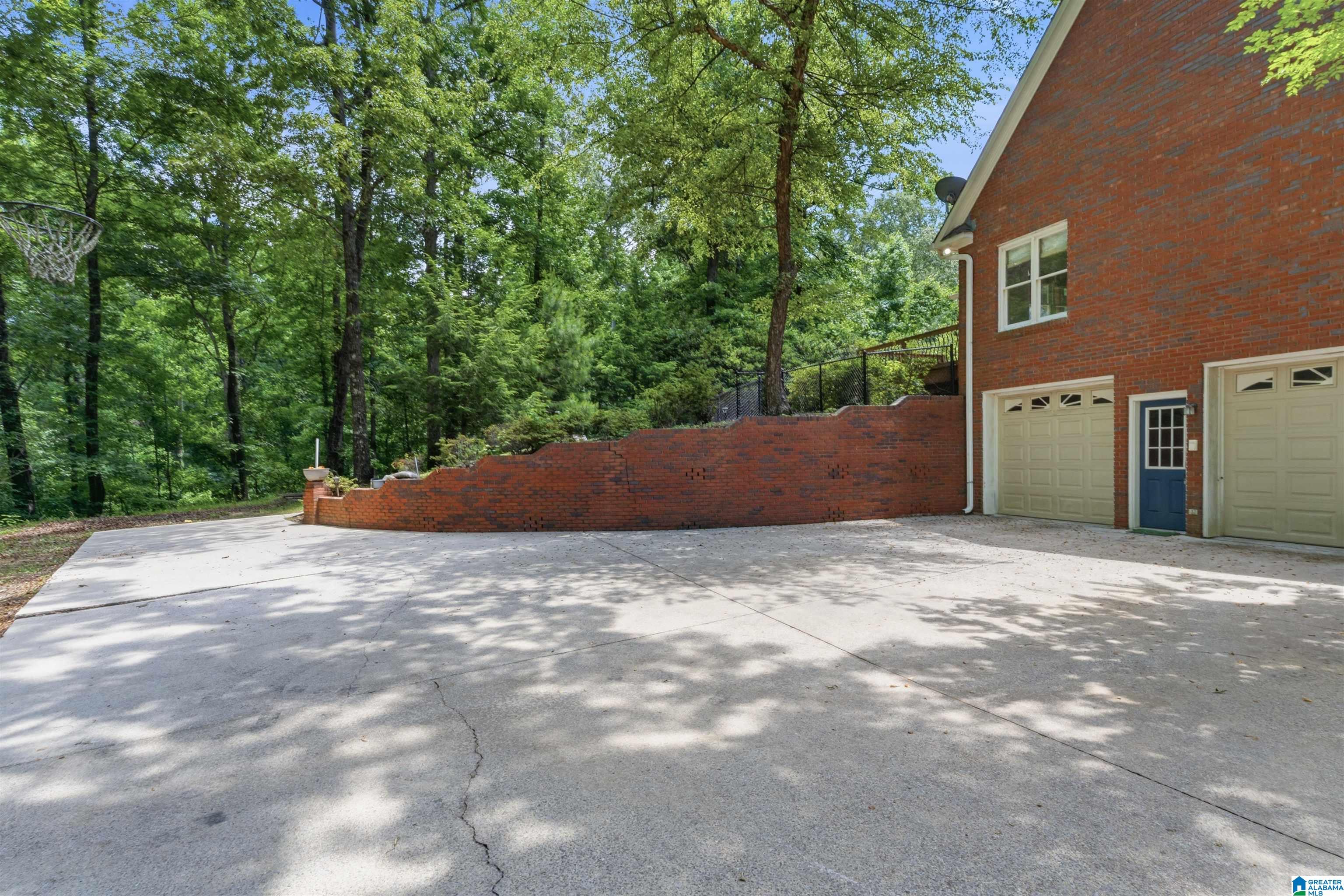432 FERN COVE CIRCLE