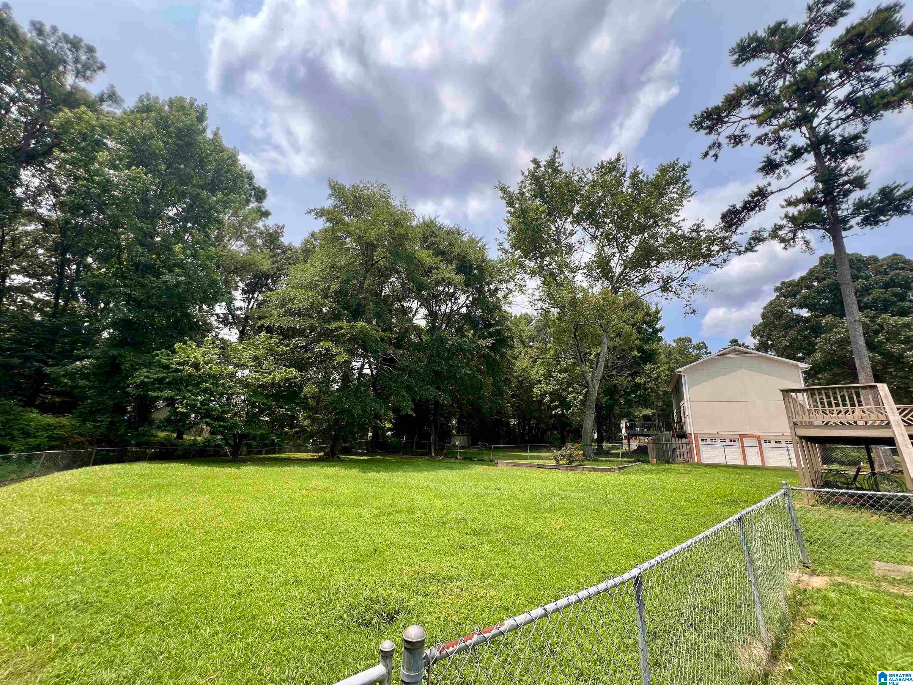609 CHEROKEE CIRCLE