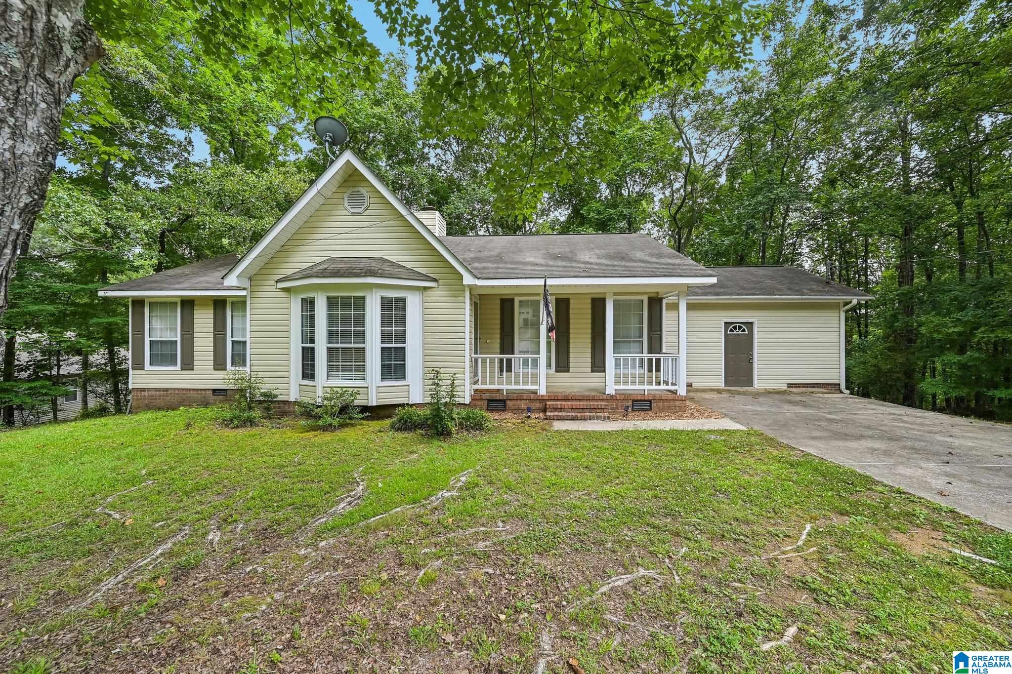 Photo 1 of 36 — 3681 BERKLEY HILLS DRIVE S, SOUTHSIDE, AL 35907