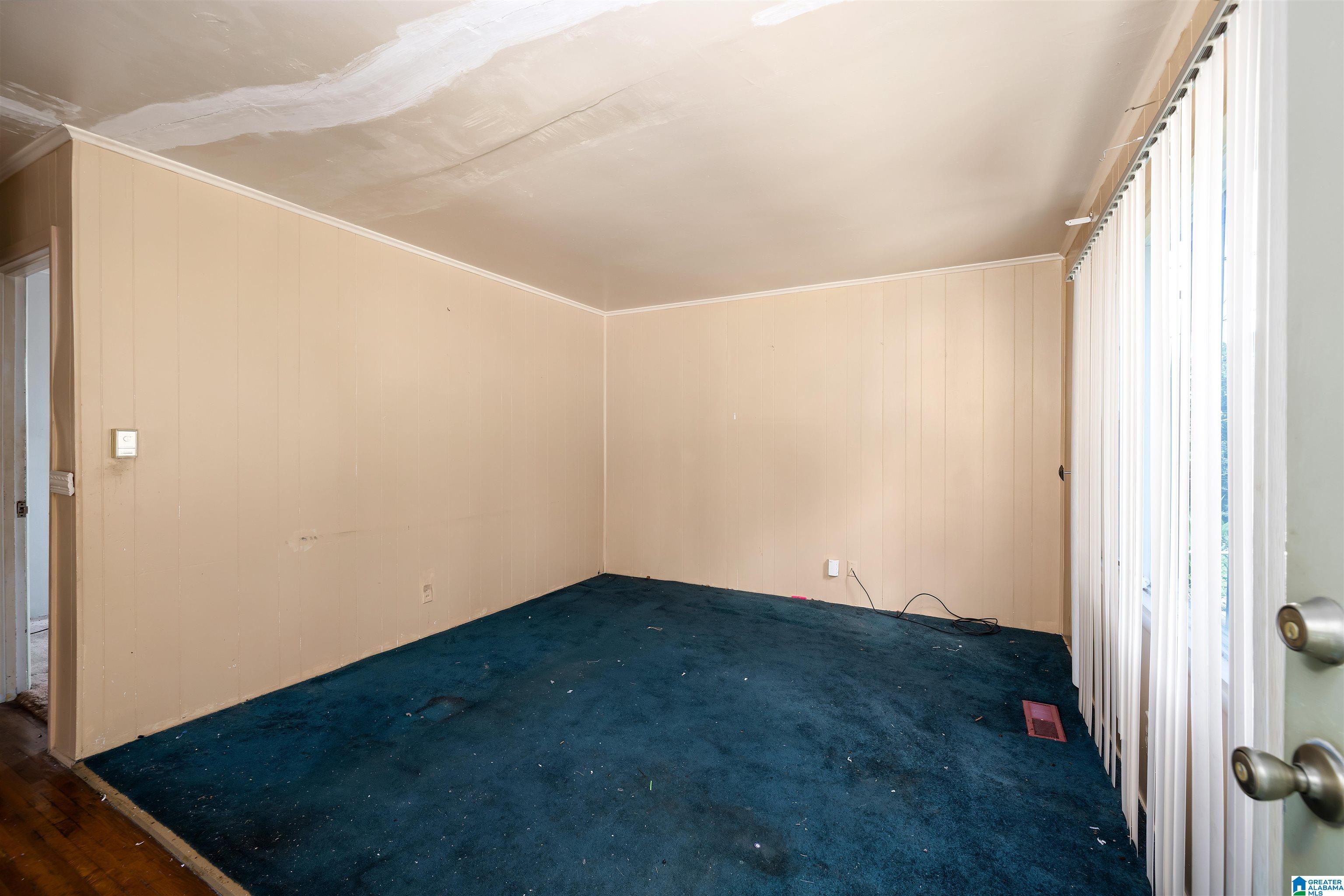 1040 6TH STREET W