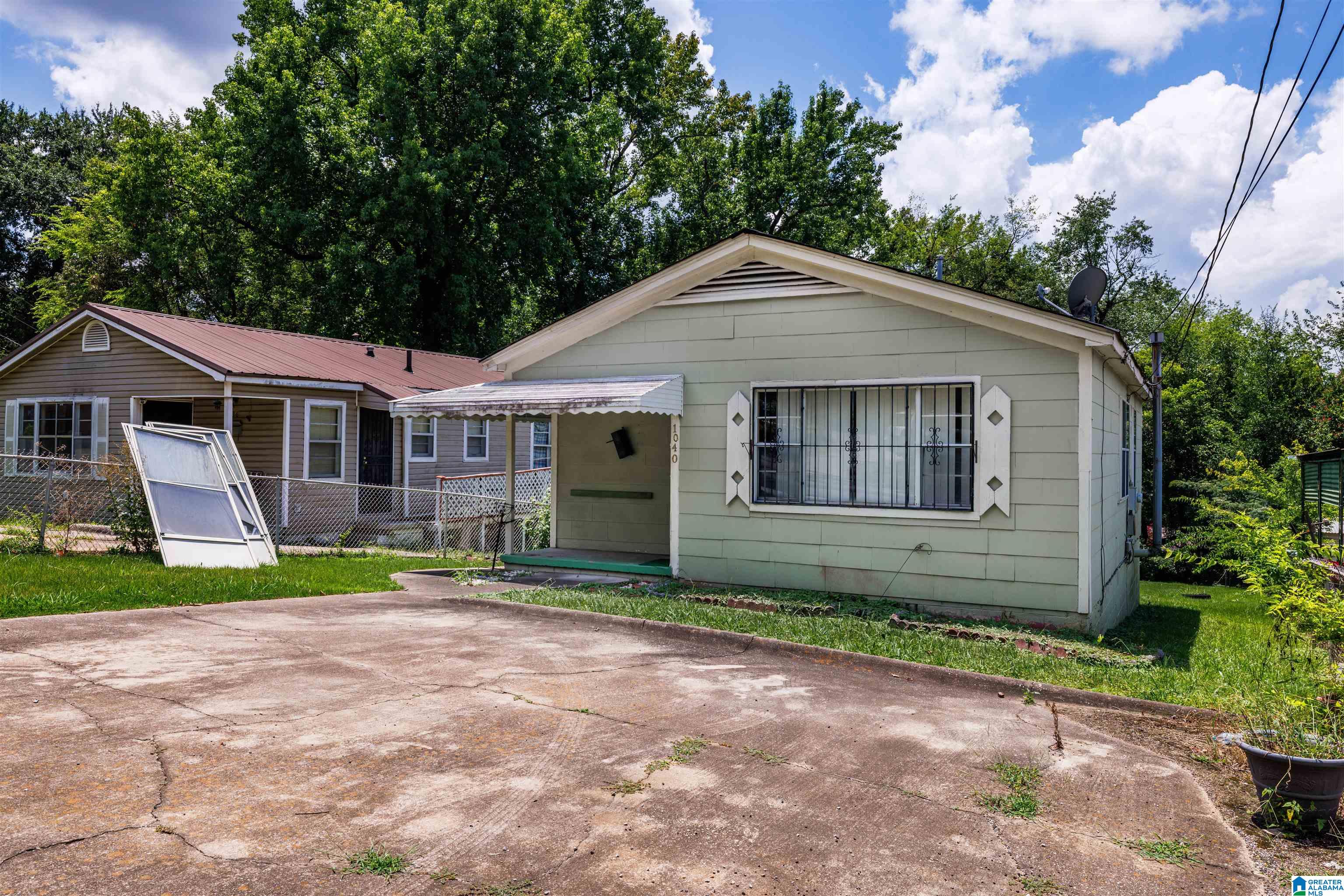 1040 6TH STREET W